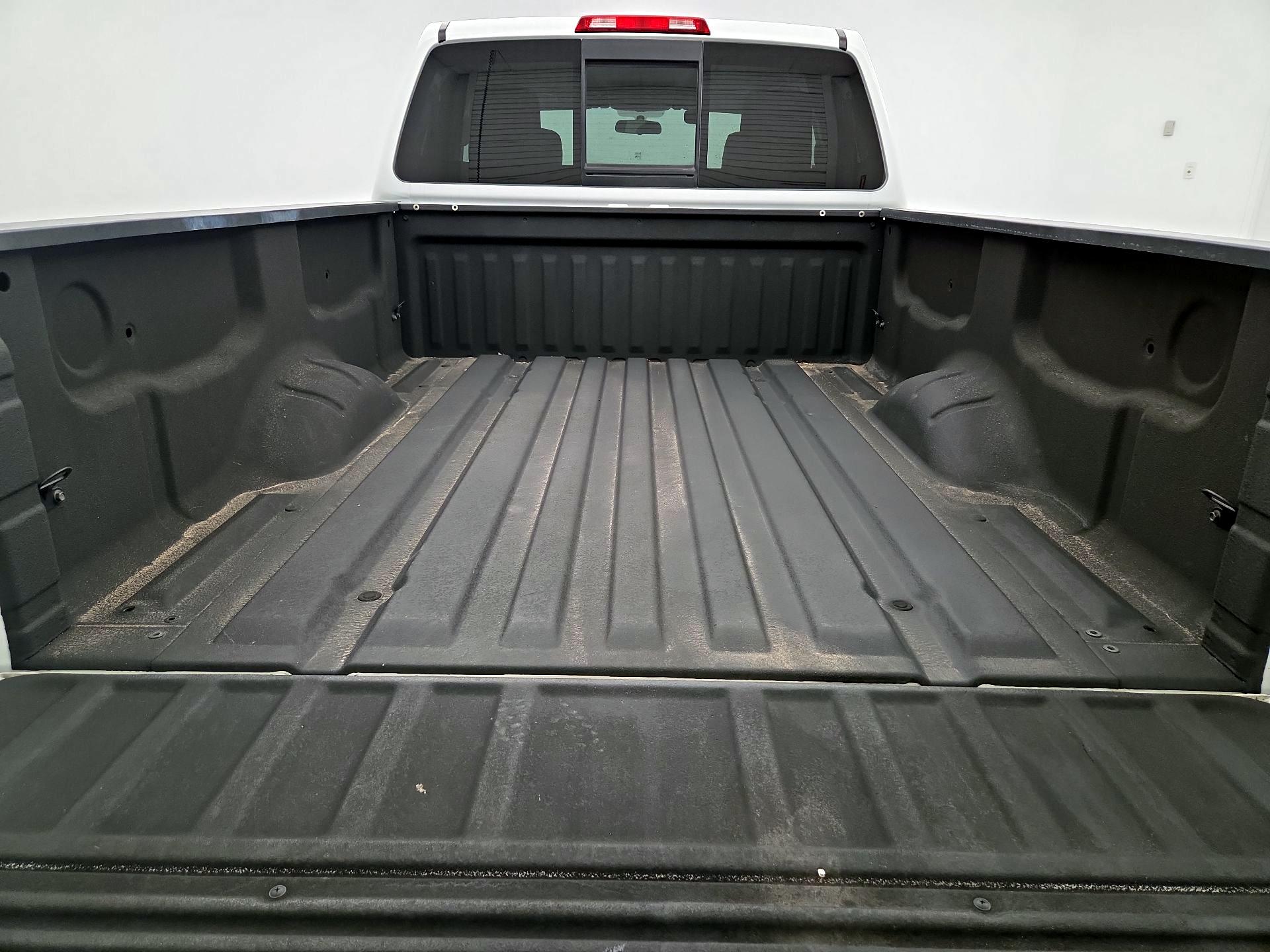 Thumbnail: 2015 Nissan Titan - 20