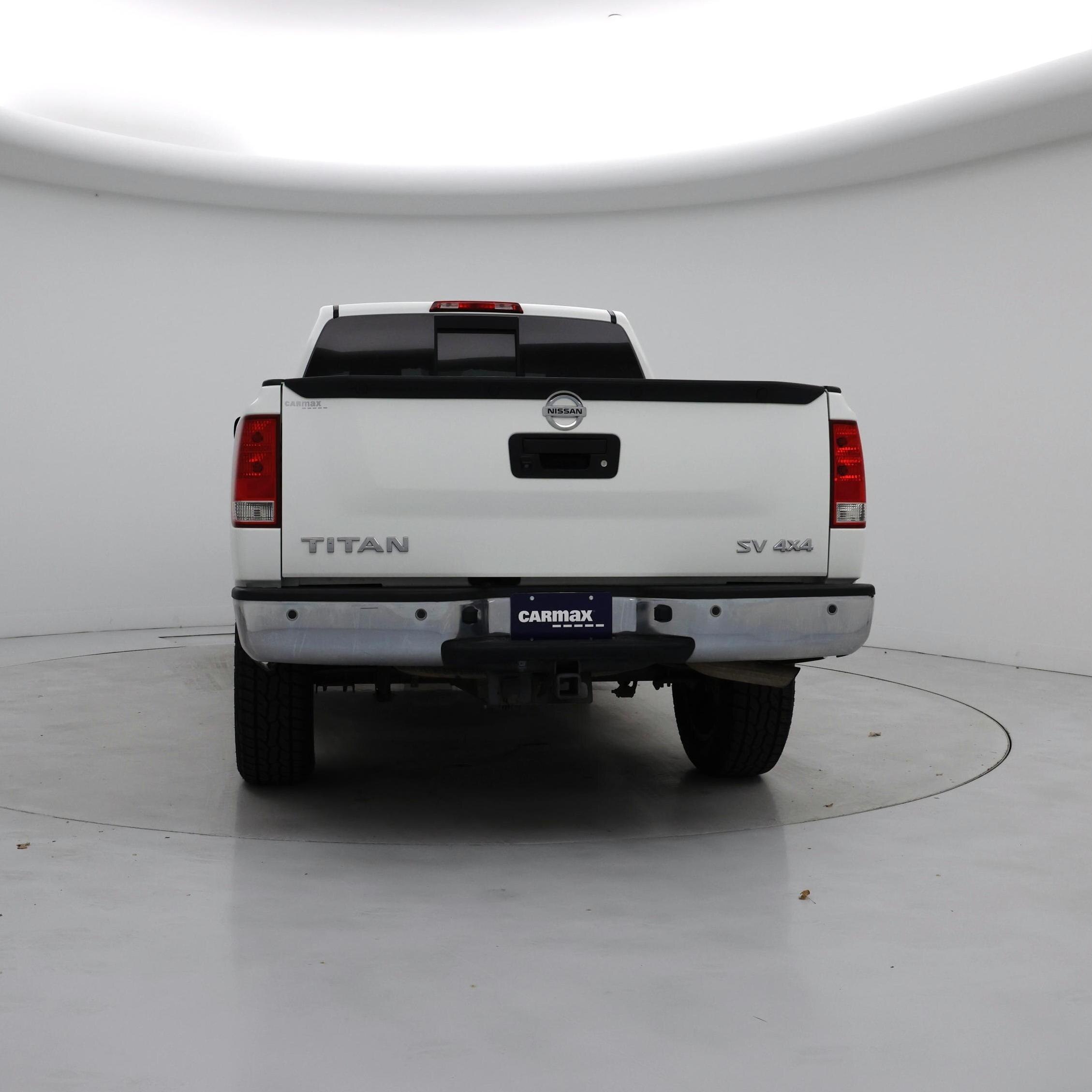 Thumbnail: 2015 Nissan Titan - 6
