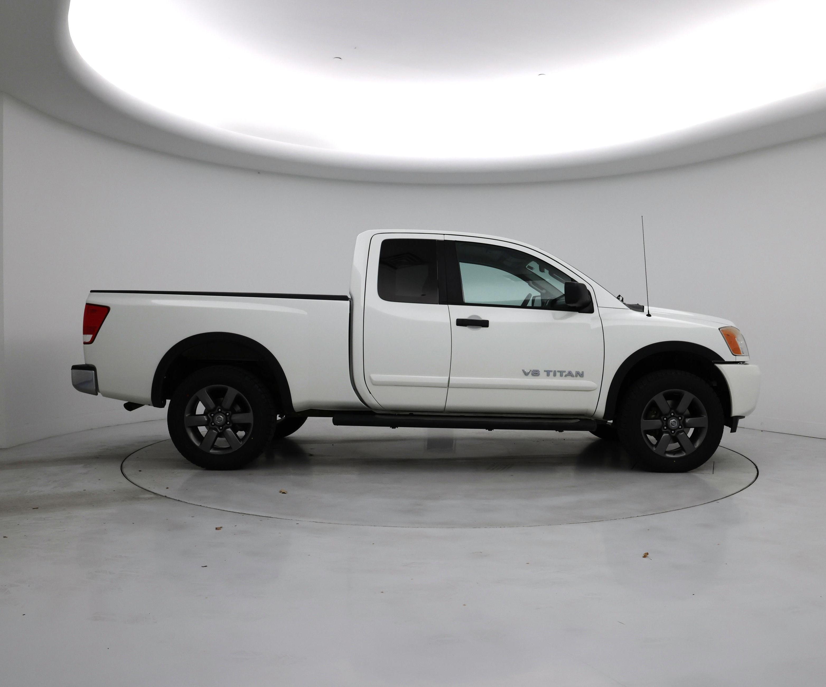 Thumbnail: 2015 Nissan Titan - 7