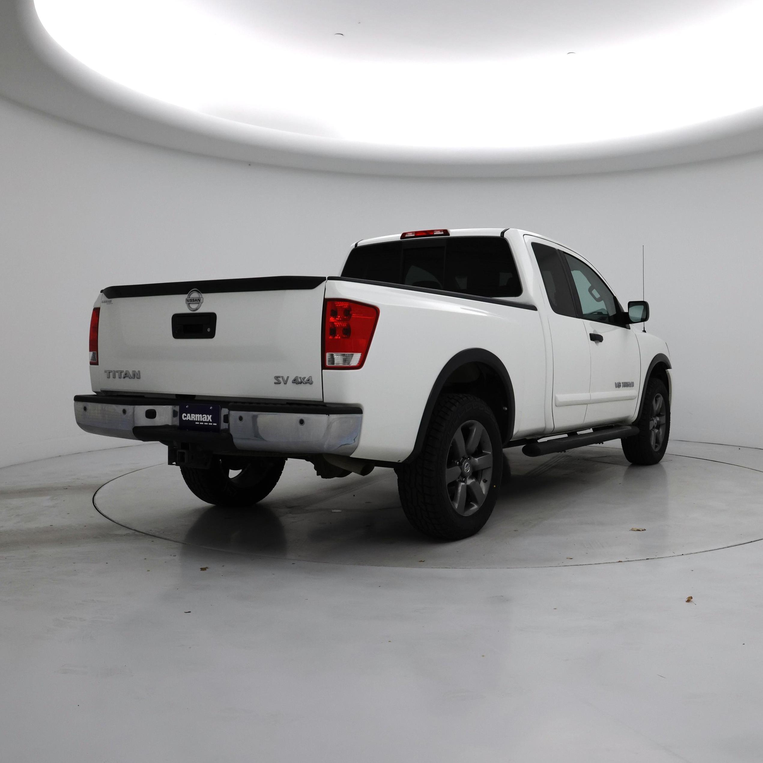 Thumbnail: 2015 Nissan Titan - 8