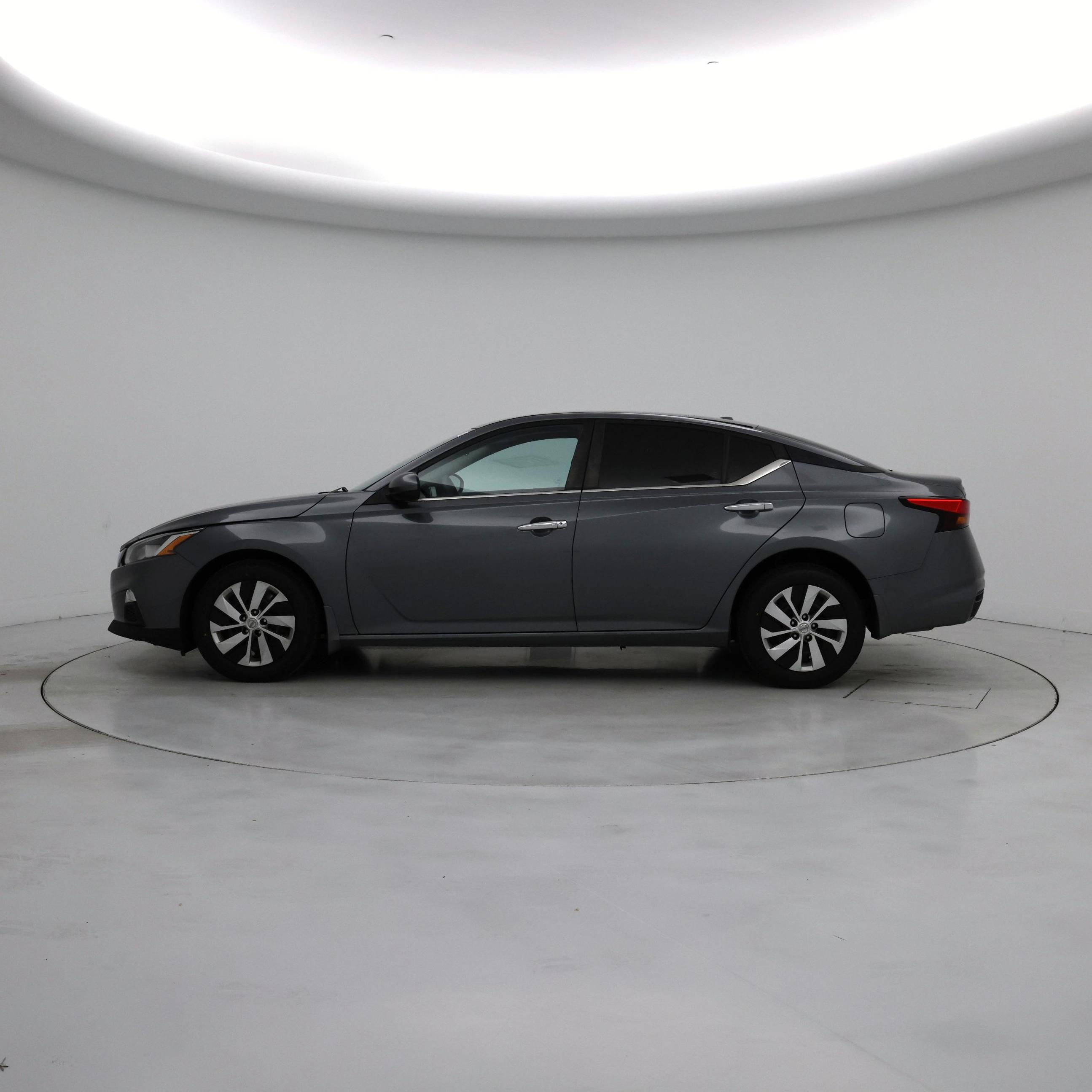 Thumbnail: 2020 Nissan Altima - 3