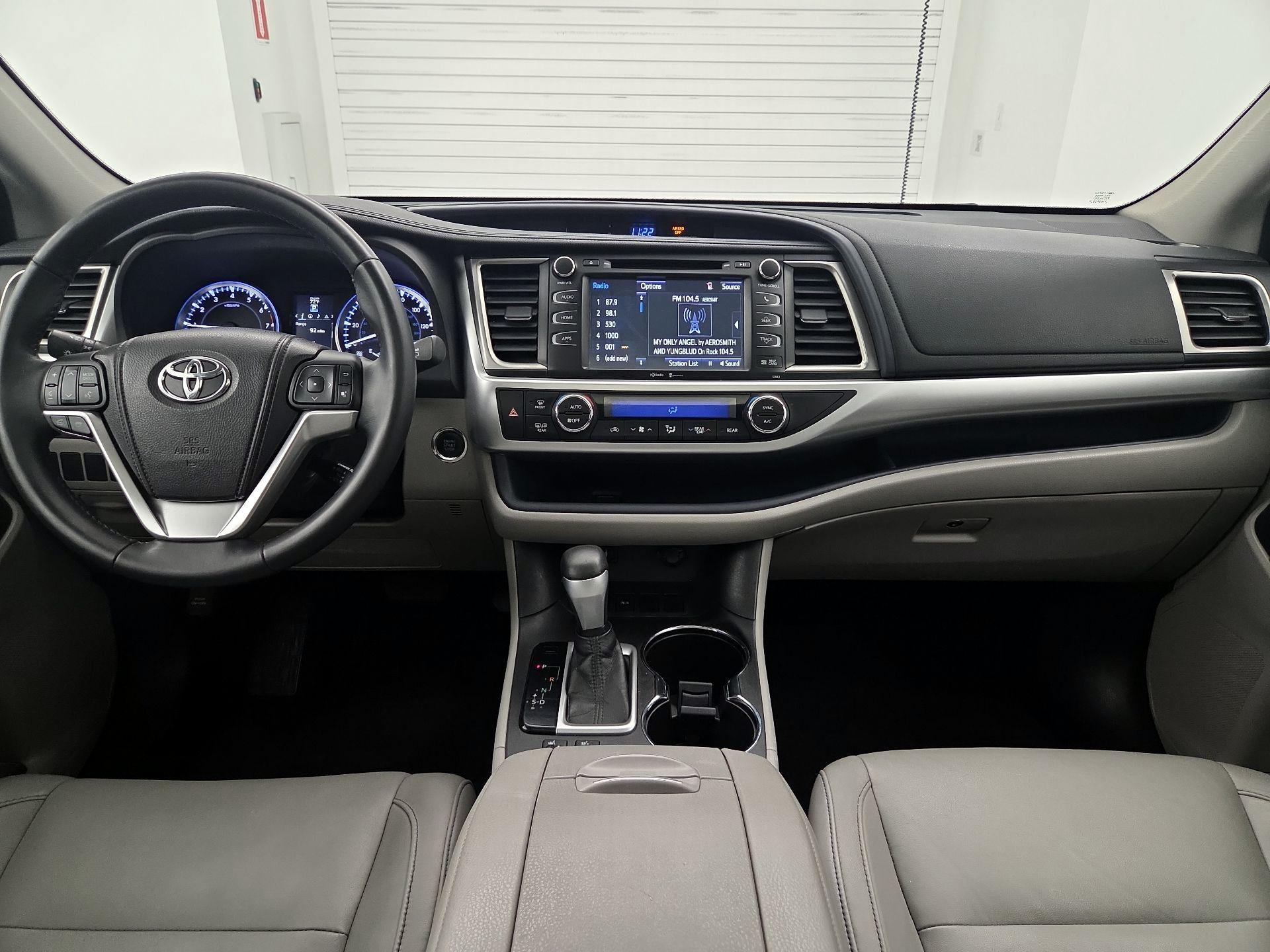 Thumbnail: 2015 Toyota Highlander - 9