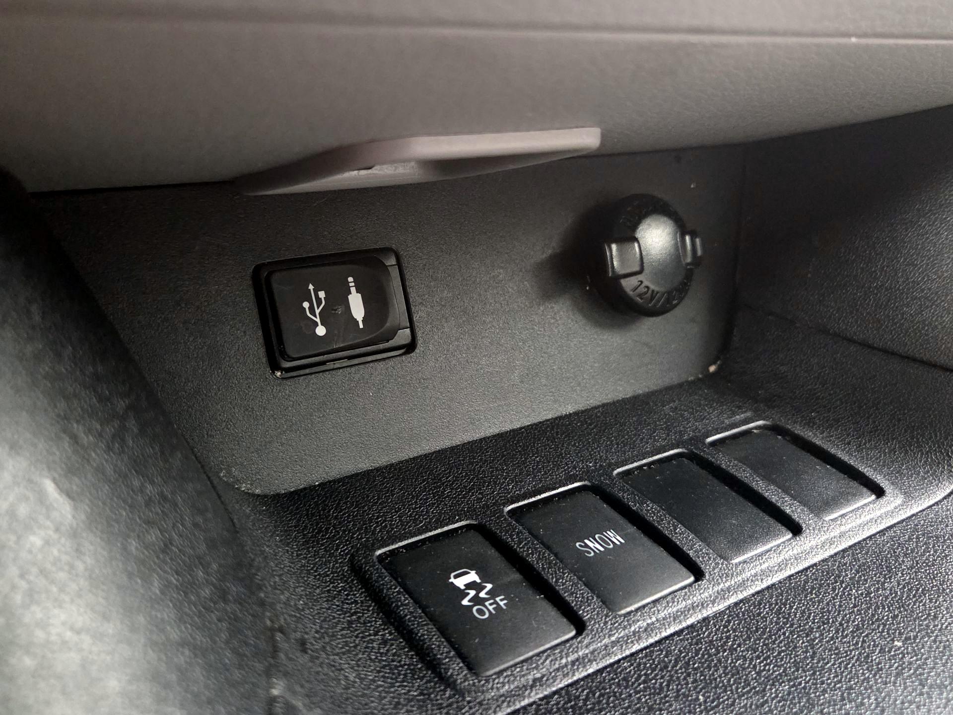 Thumbnail: 2015 Toyota Highlander - 18