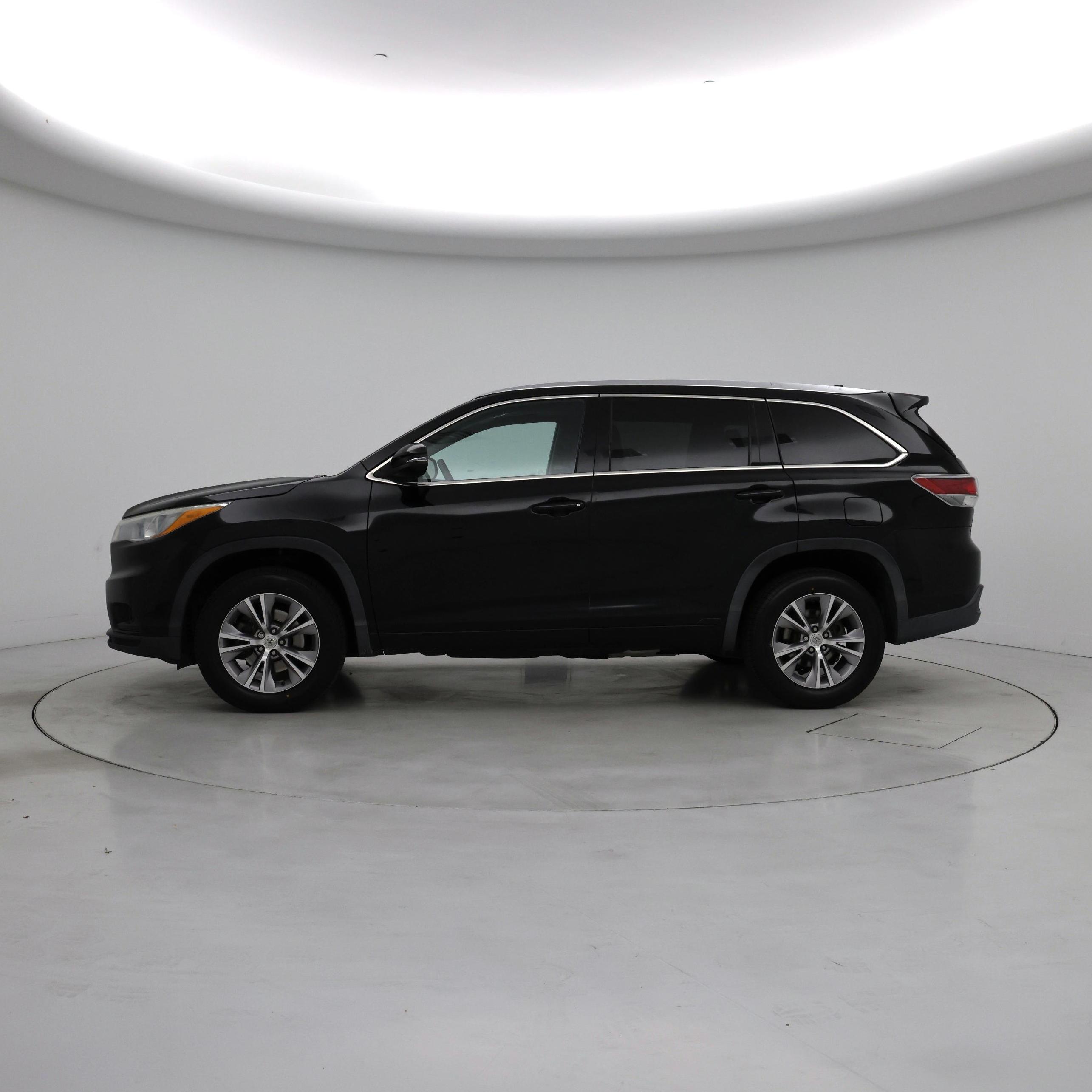 Thumbnail: 2015 Toyota Highlander - 3