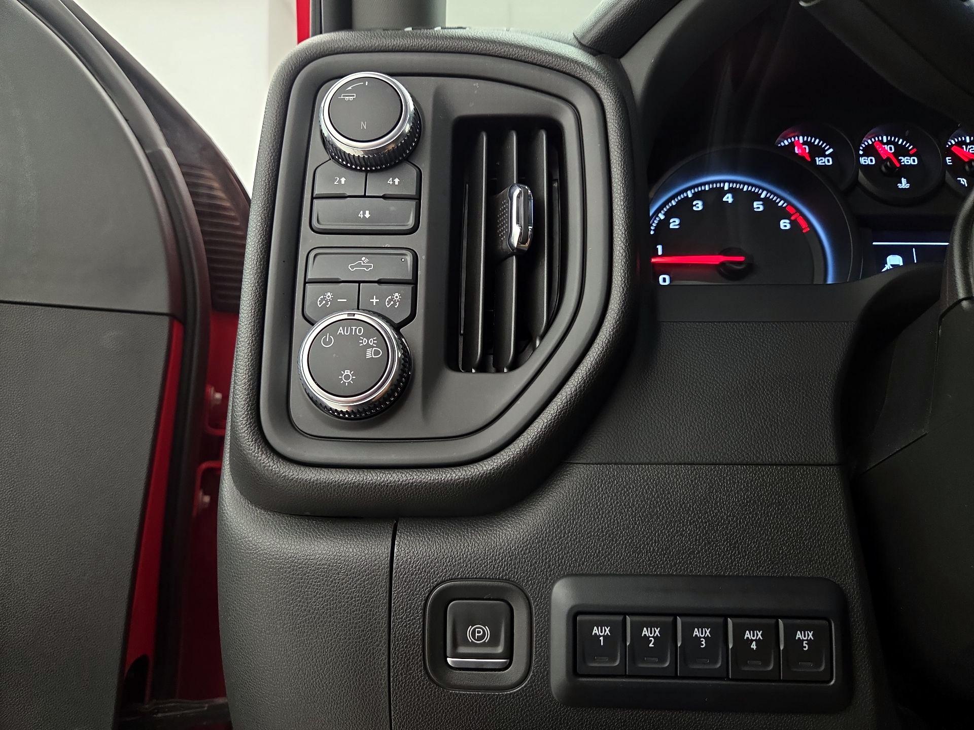 Thumbnail: 2023 GMC Sierra 3500 - 13