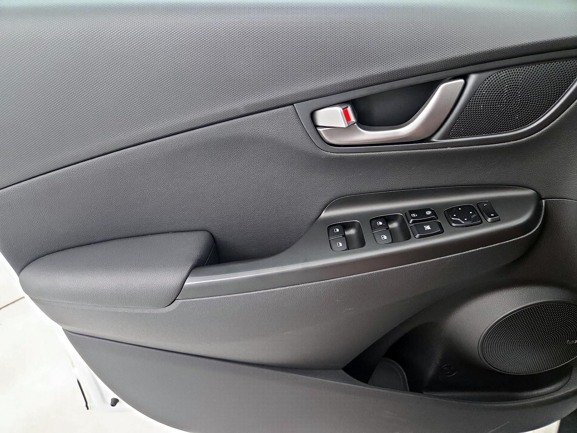Thumbnail: 2021 Hyundai Kona - 12