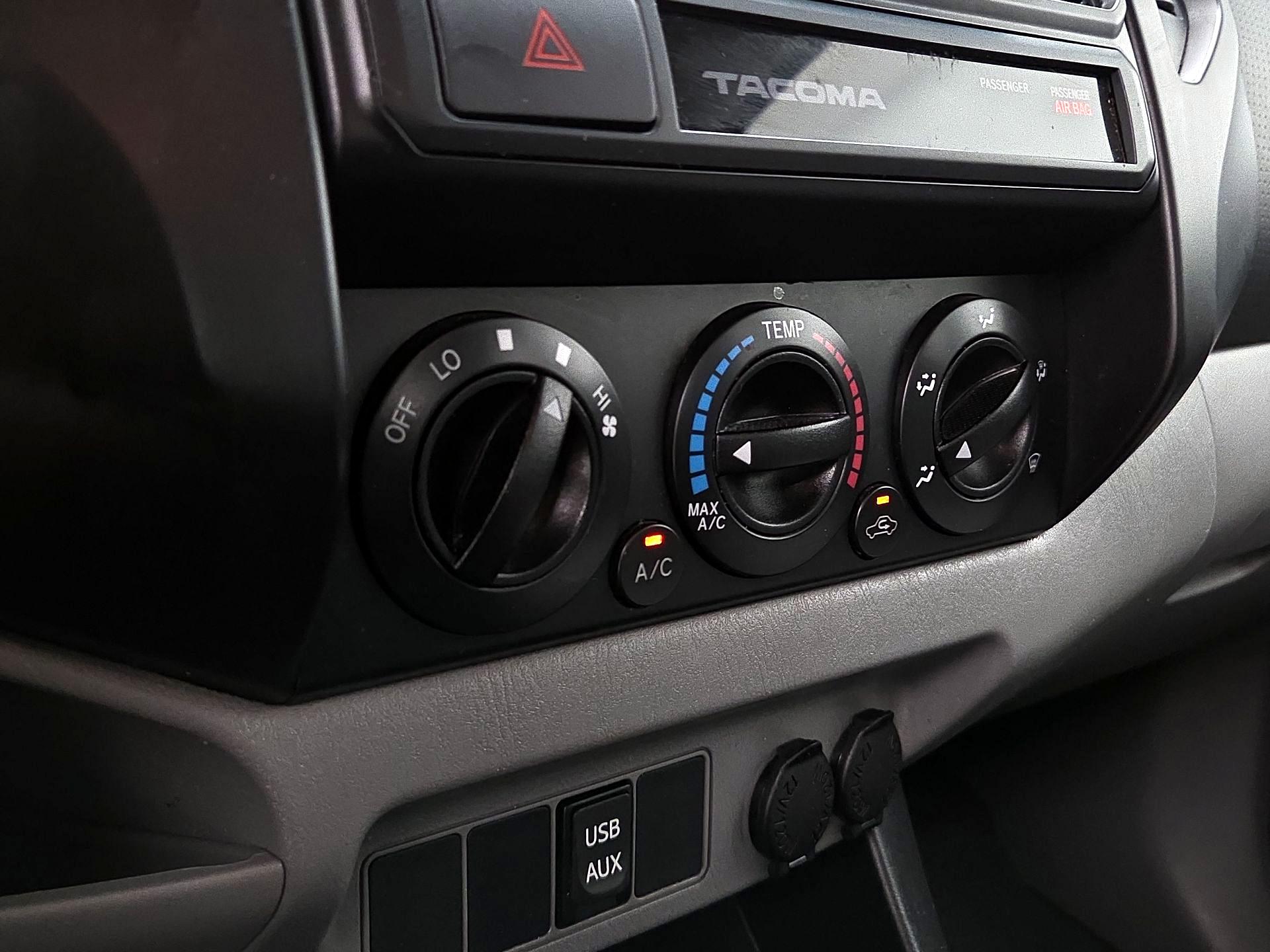 Thumbnail: 2015 Toyota Tacoma - 15
