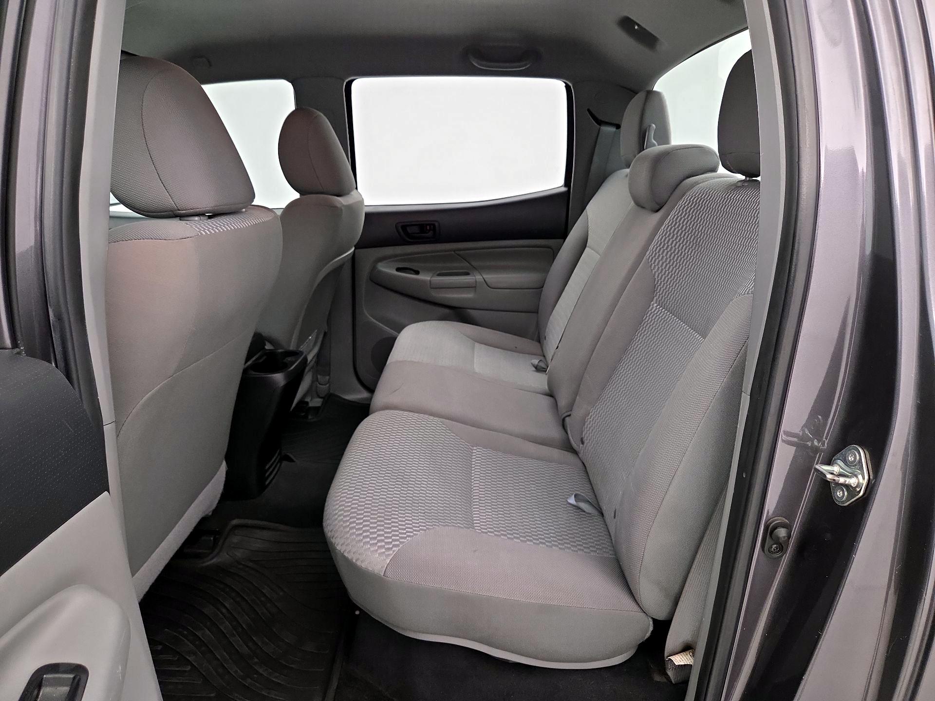 Thumbnail: 2015 Toyota Tacoma - 18