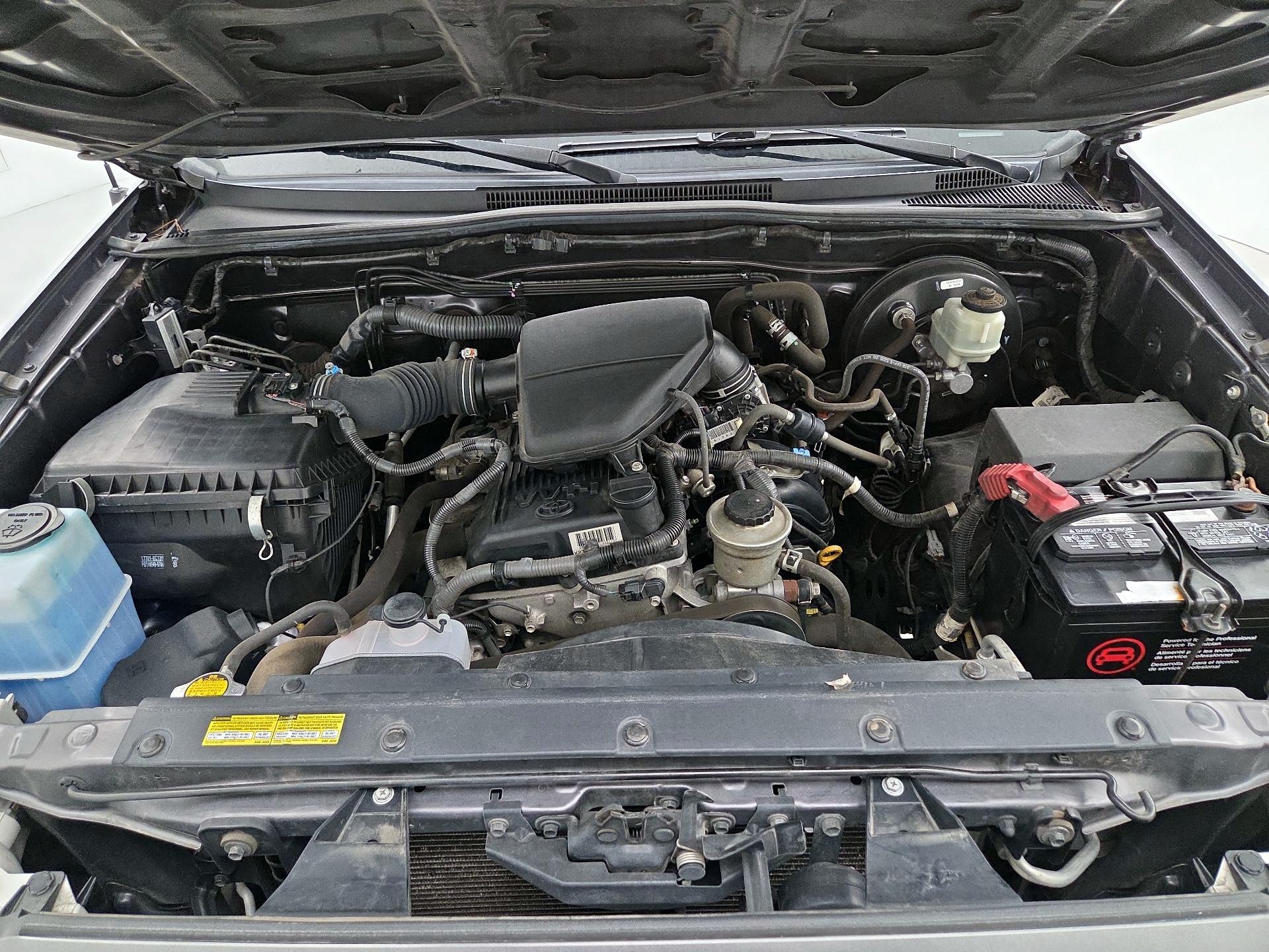 Thumbnail: 2015 Toyota Tacoma - 20