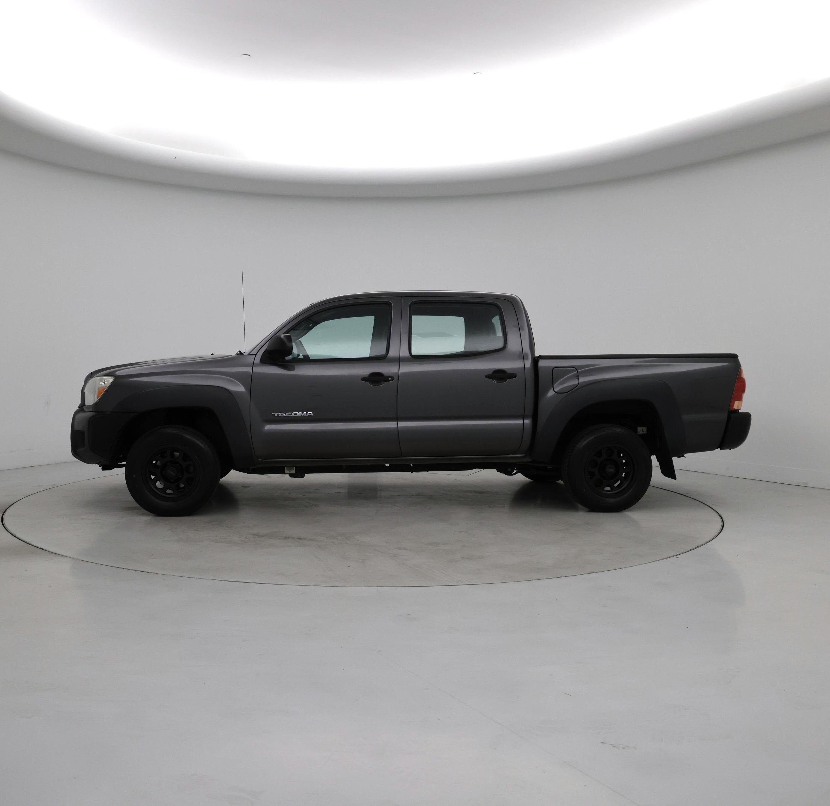 Thumbnail: 2015 Toyota Tacoma - 3