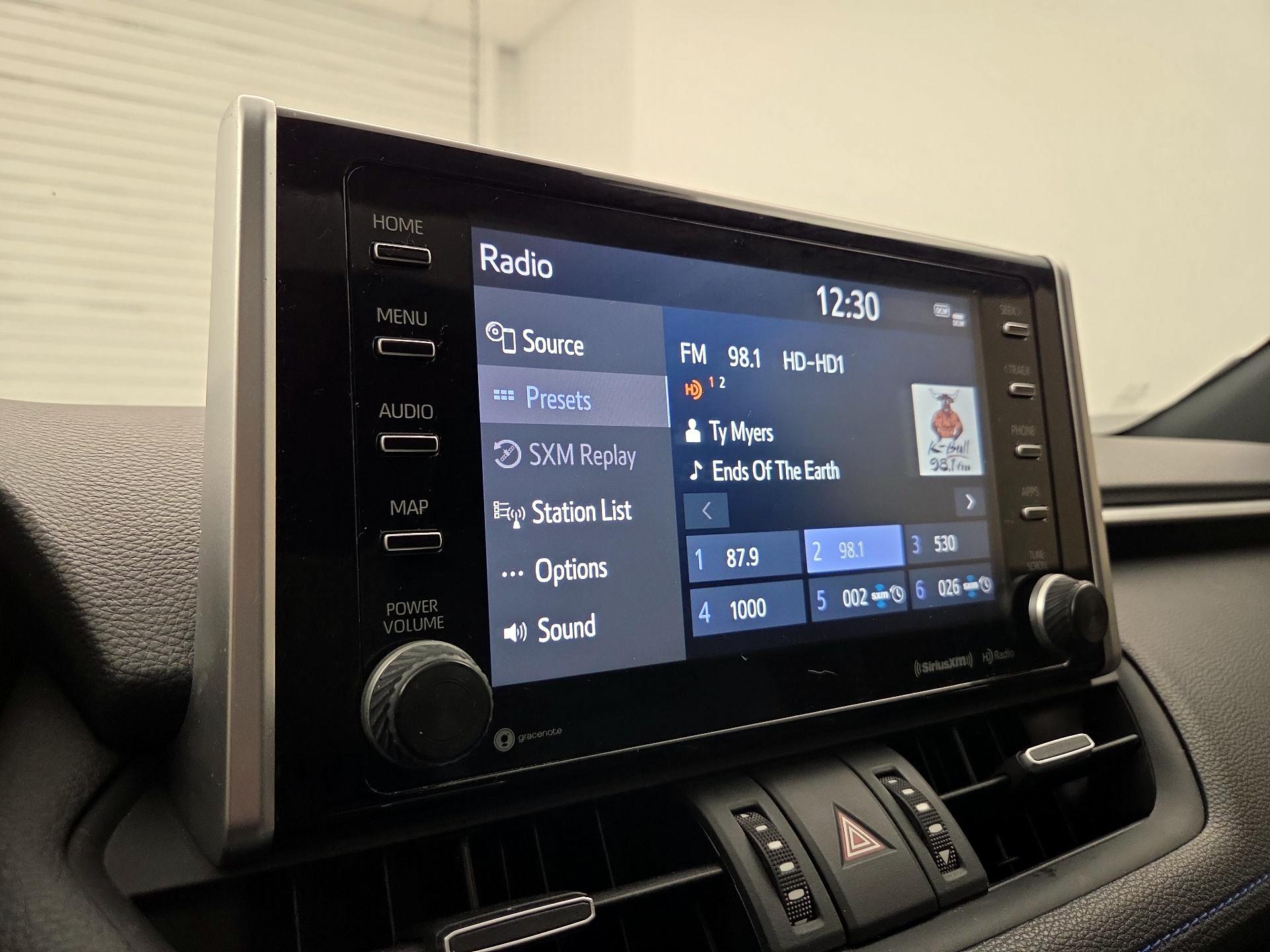 Thumbnail: 2020 Toyota RAV4 - 15