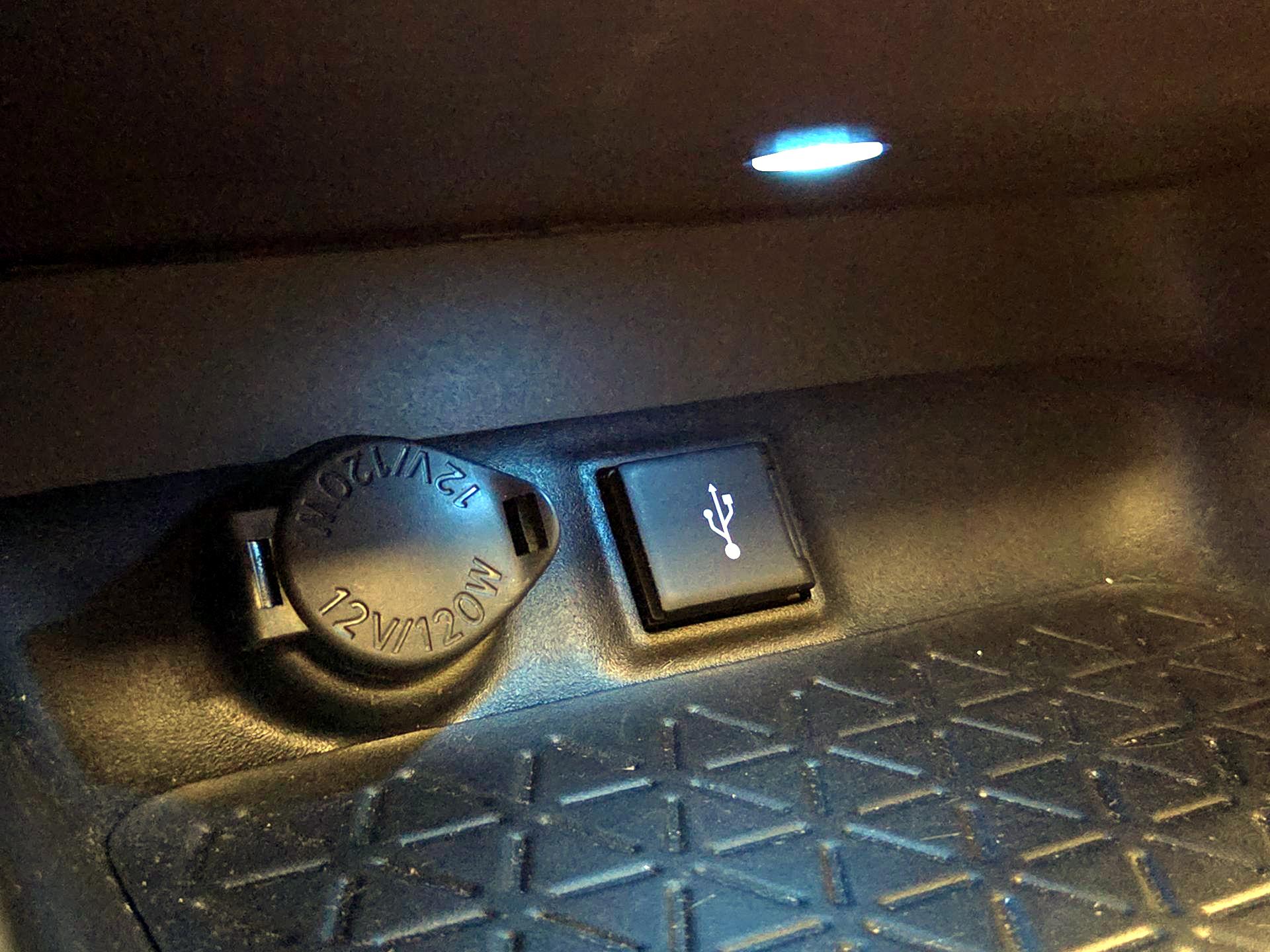 Thumbnail: 2020 Toyota RAV4 - 18