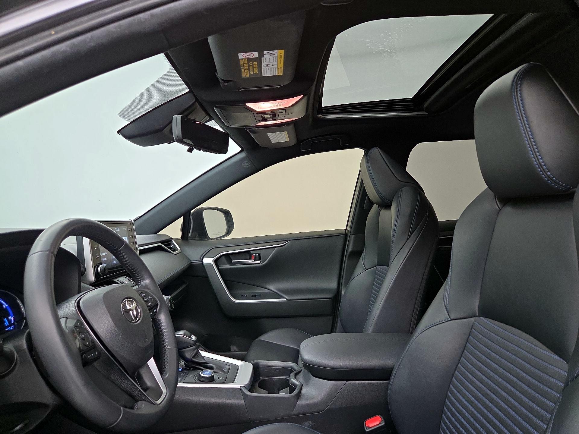 Thumbnail: 2020 Toyota RAV4 - 19