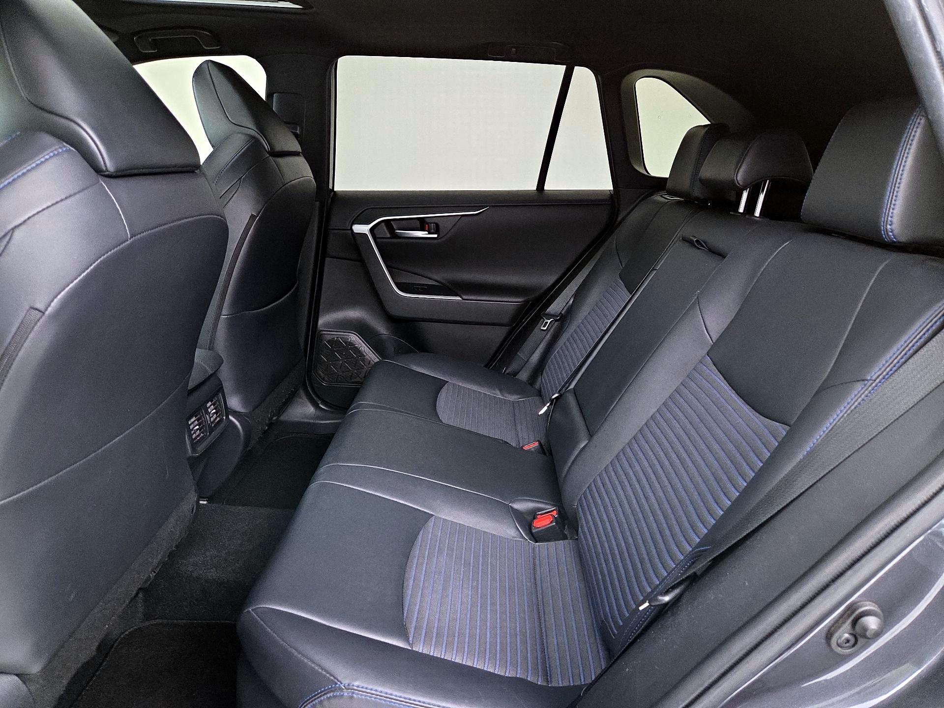 Thumbnail: 2020 Toyota RAV4 - 20