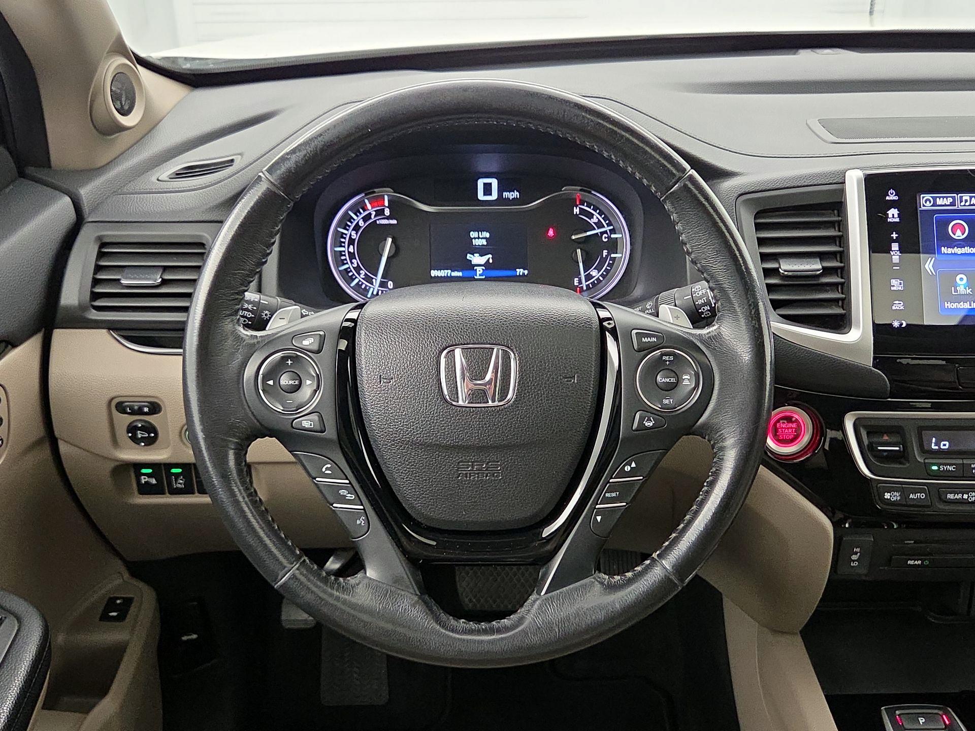 Thumbnail: 2017 Honda Pilot - 10