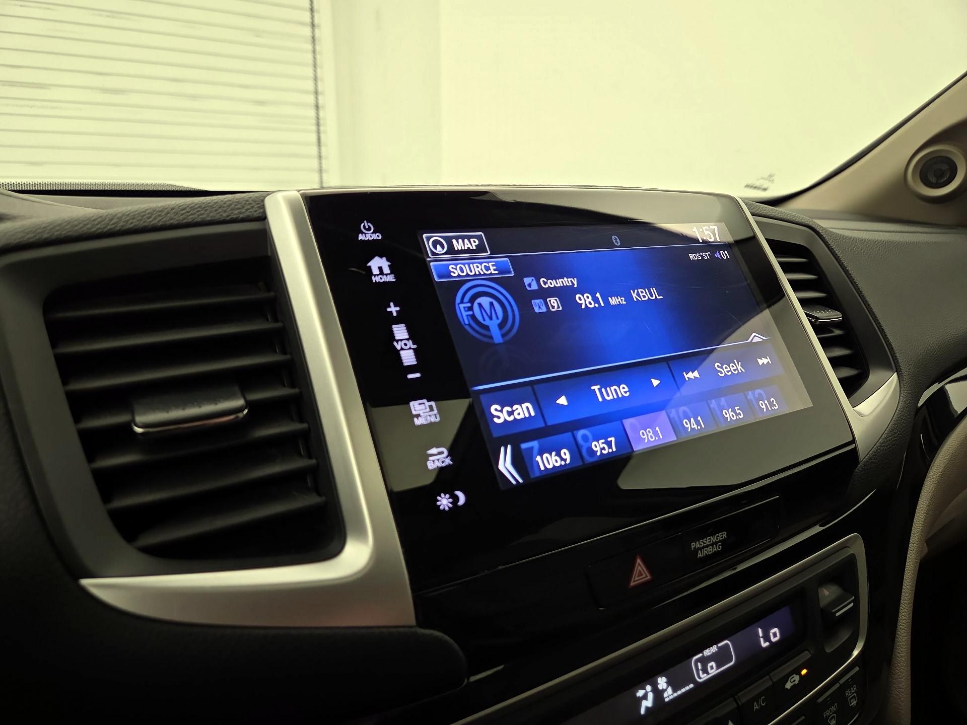 Thumbnail: 2017 Honda Pilot - 15