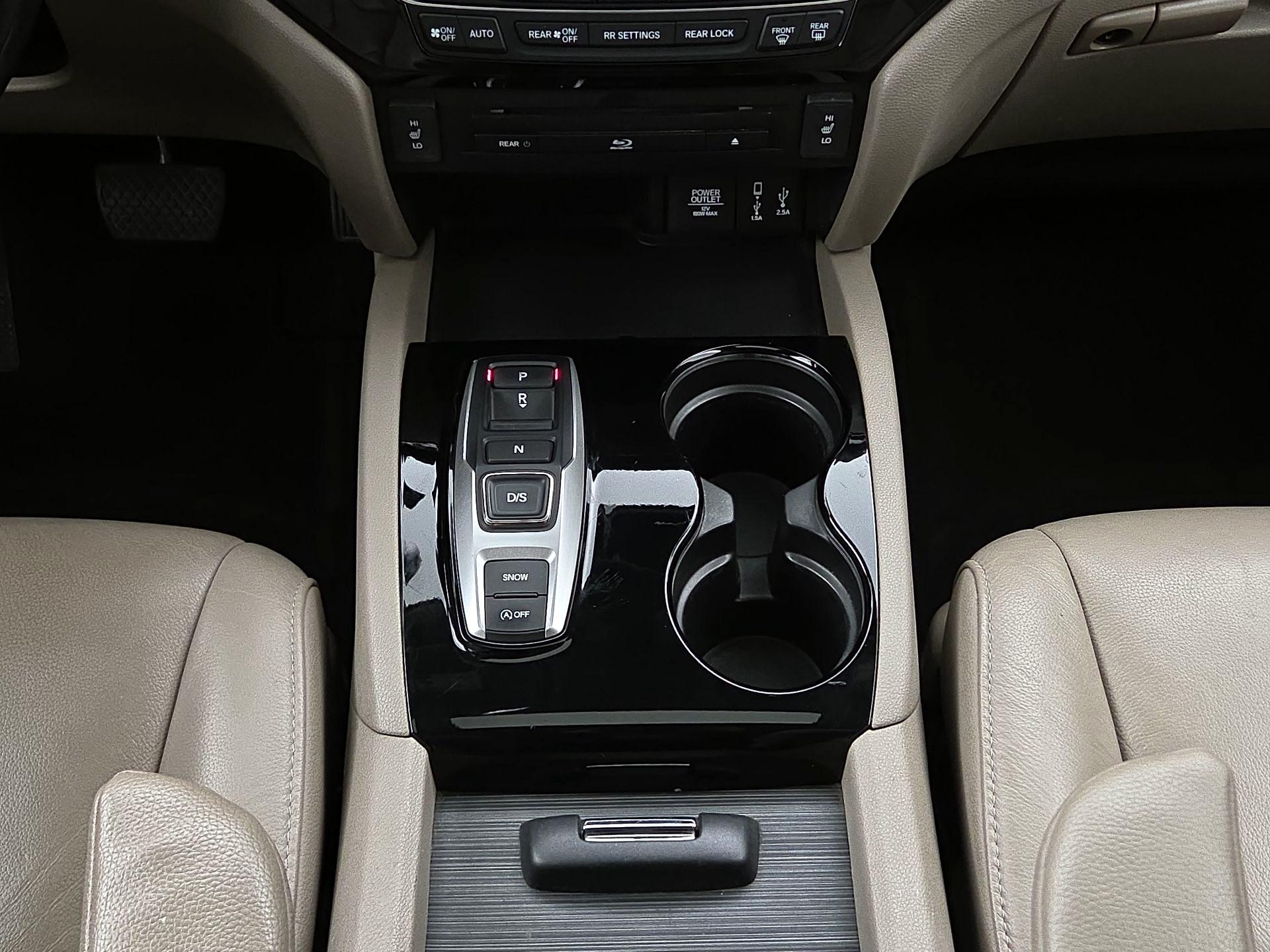 Thumbnail: 2017 Honda Pilot - 17