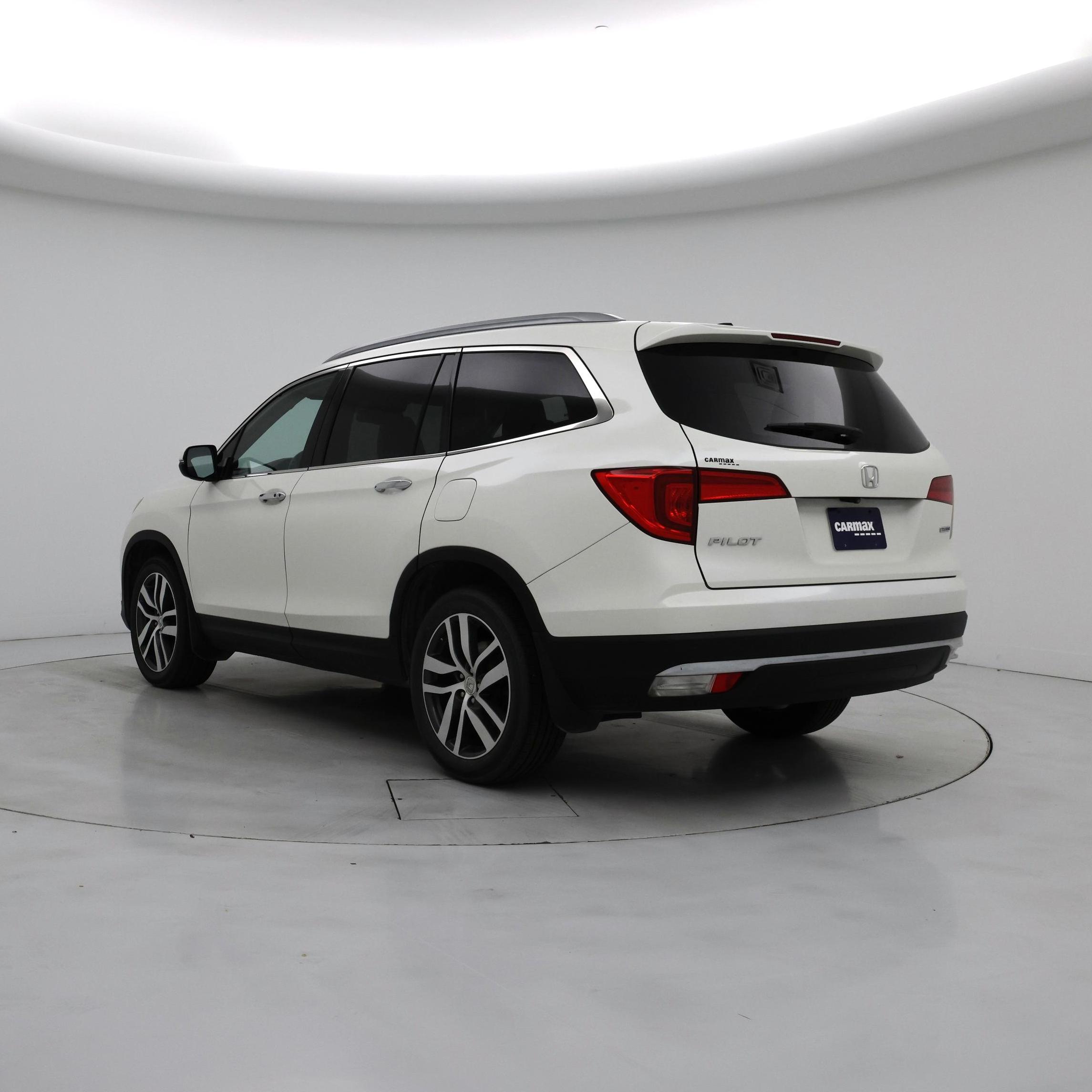 Thumbnail: 2017 Honda Pilot - 2