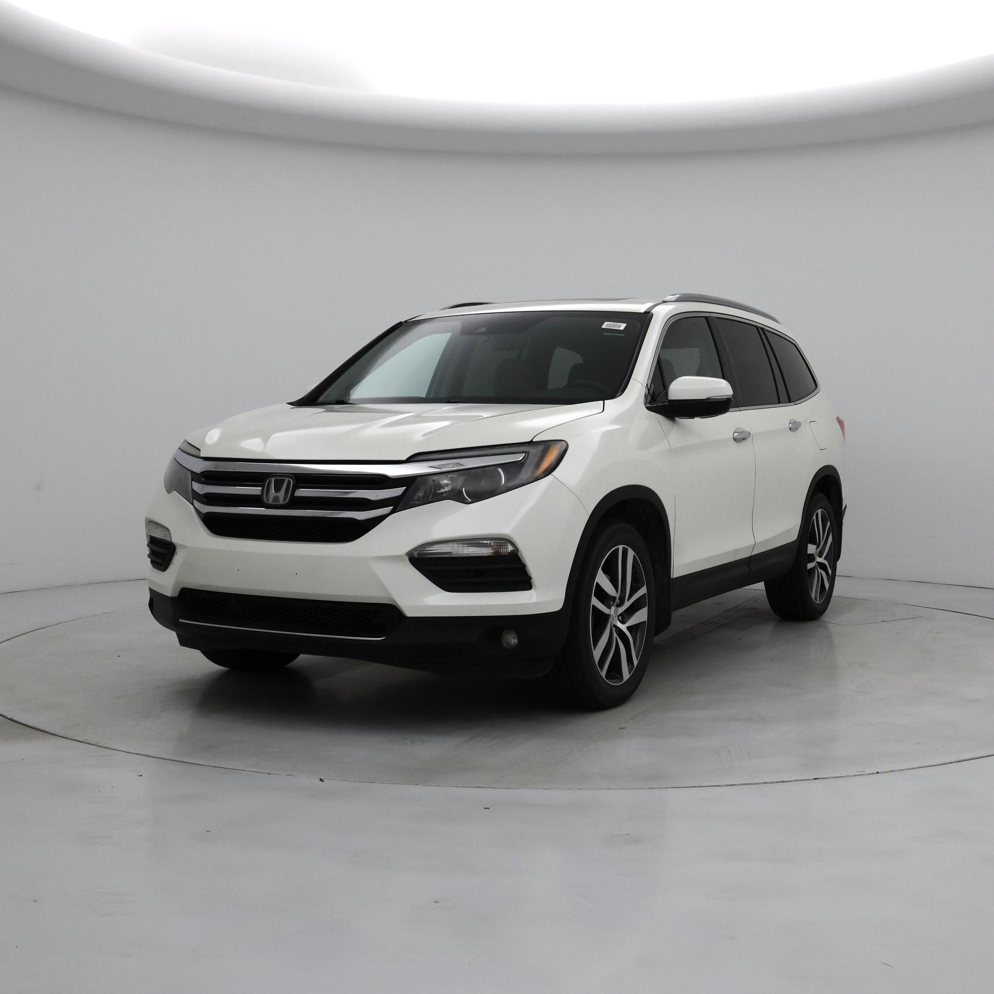 Thumbnail: 2017 Honda Pilot - 4