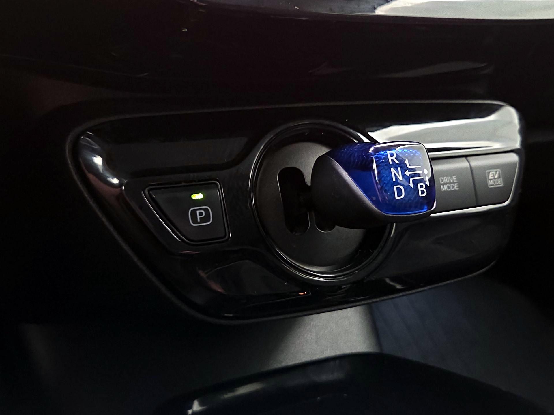 Thumbnail: 2019 Toyota Prius - 15