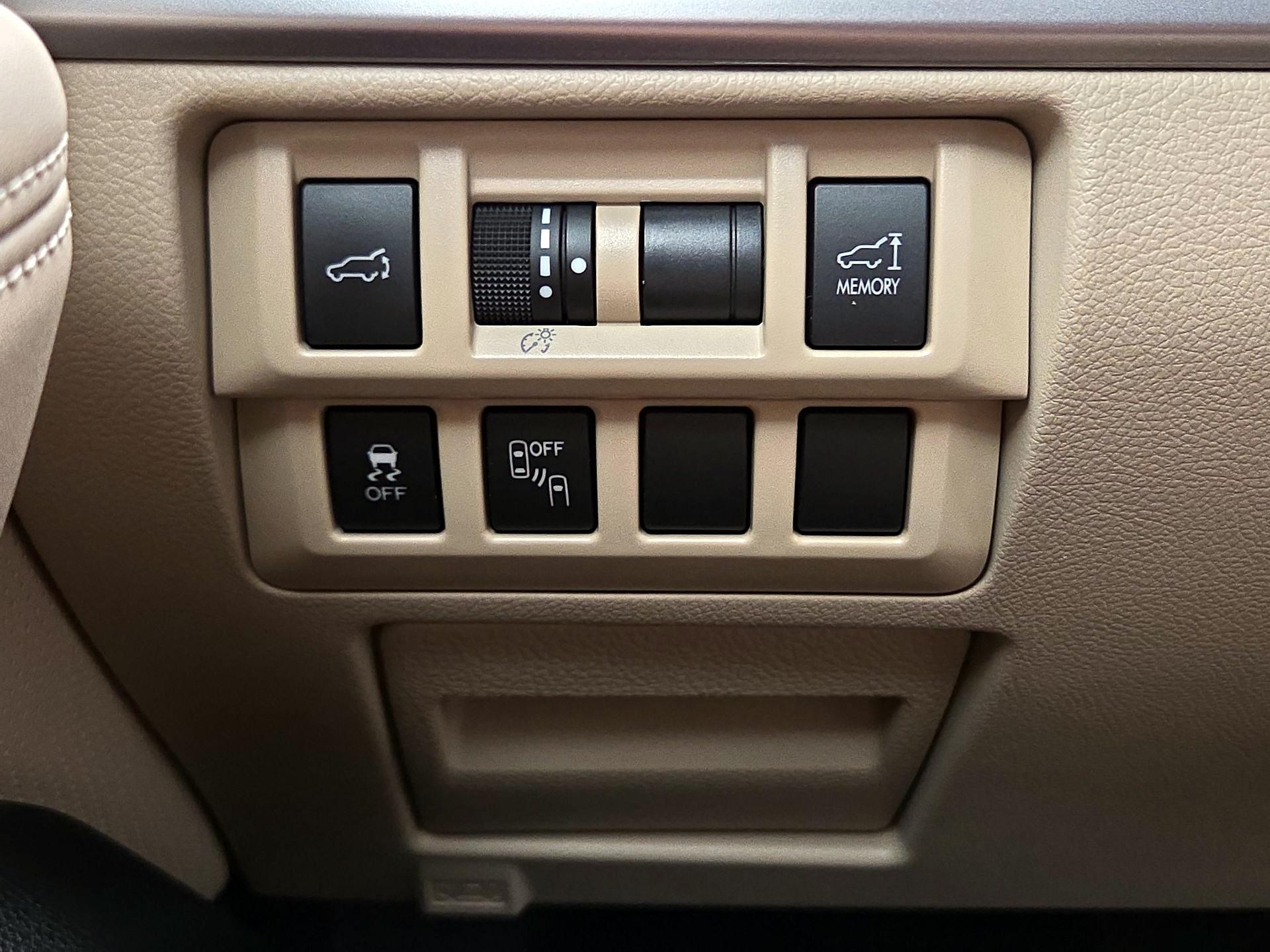 Thumbnail: 2016 Subaru Outback - 13