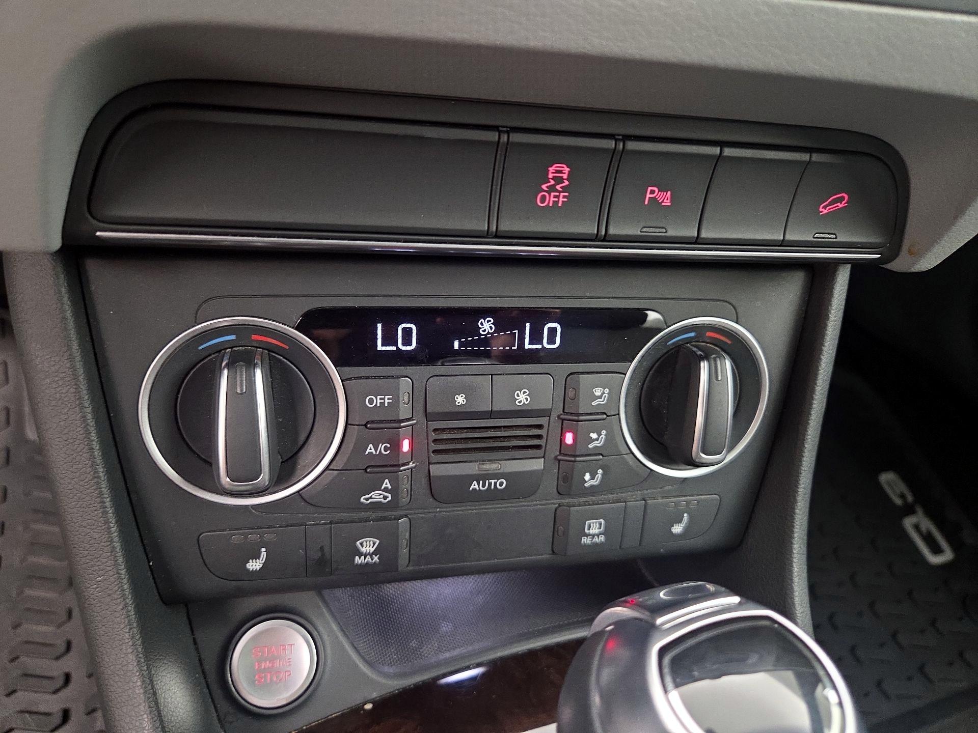 Thumbnail: 2016 Audi Q3 - 16