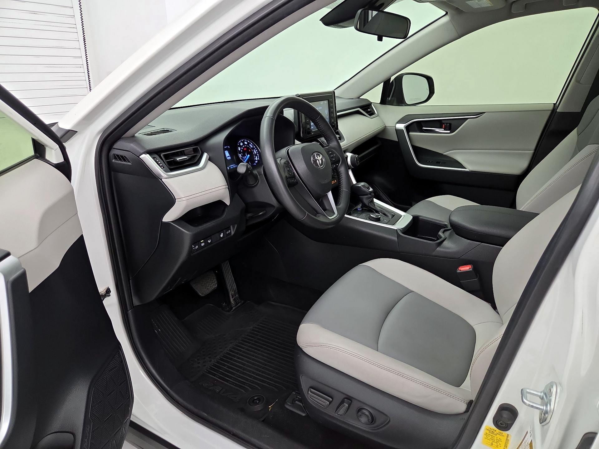 Thumbnail: 2022 Toyota RAV4 - 11