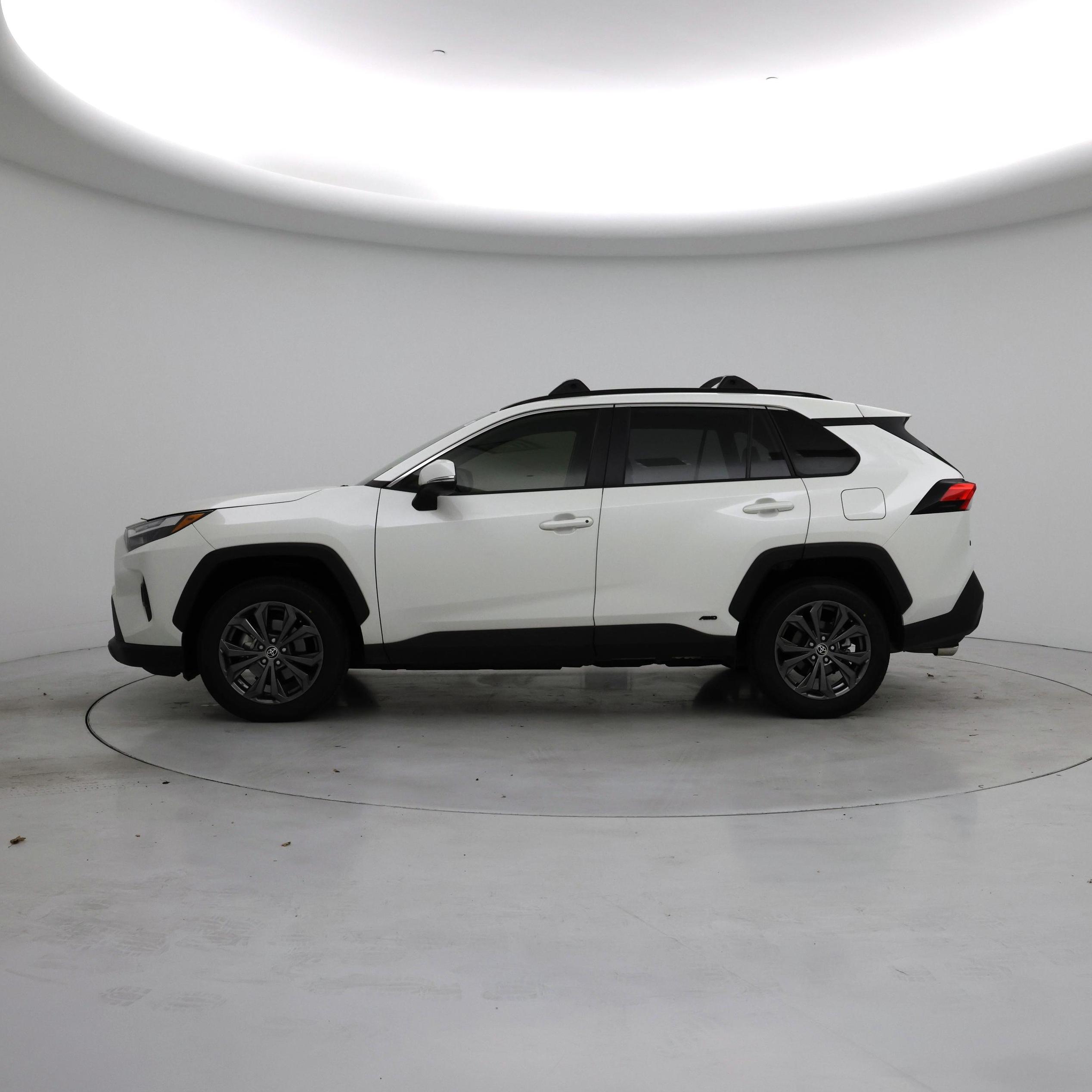 Thumbnail: 2022 Toyota RAV4 - 3