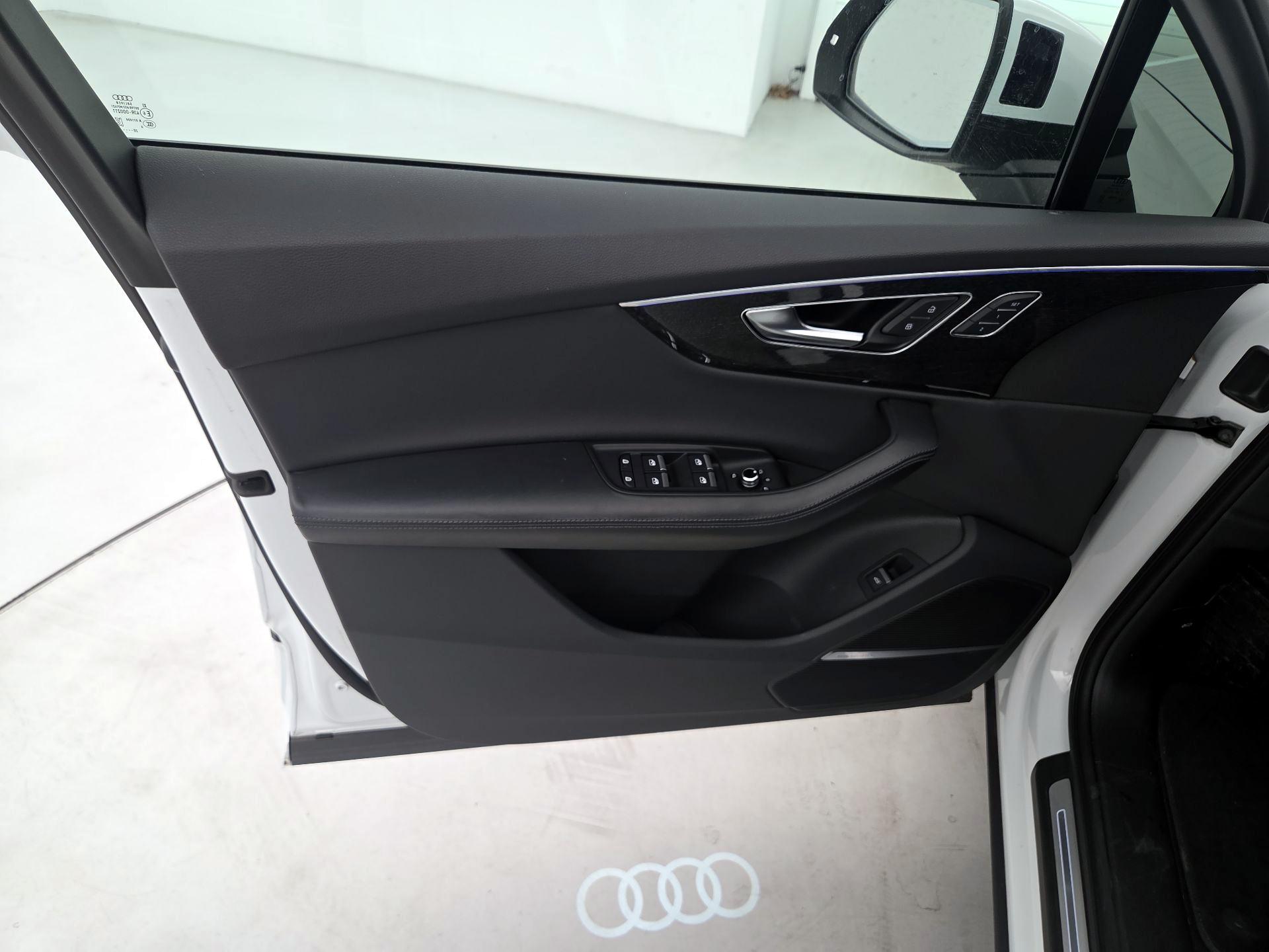 Thumbnail: 2021 Audi Q7 - 12