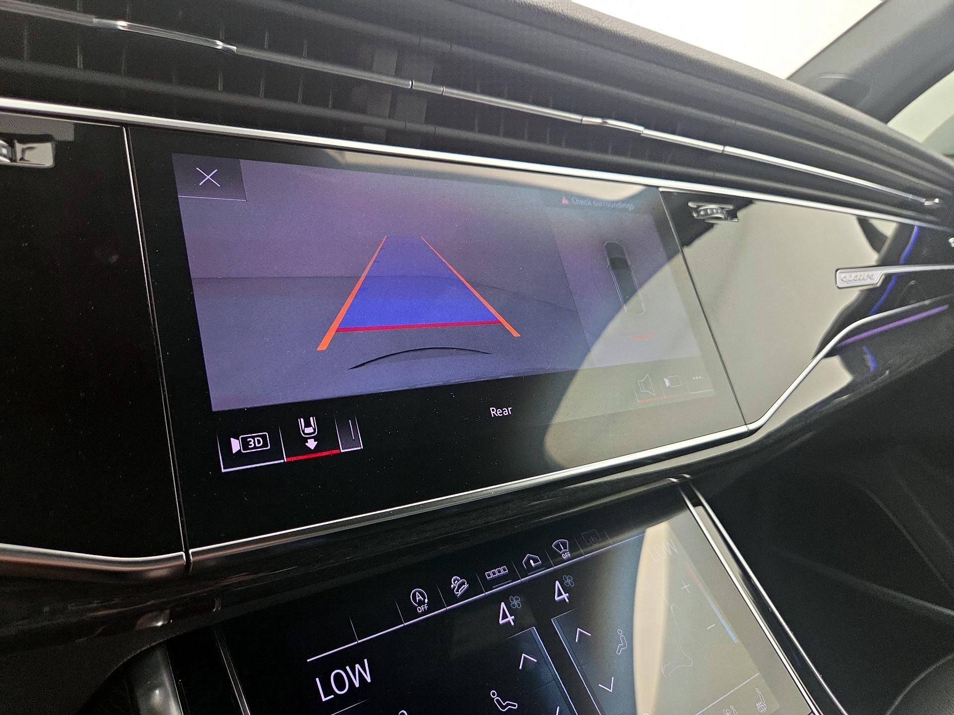 Thumbnail: 2021 Audi Q7 - 15