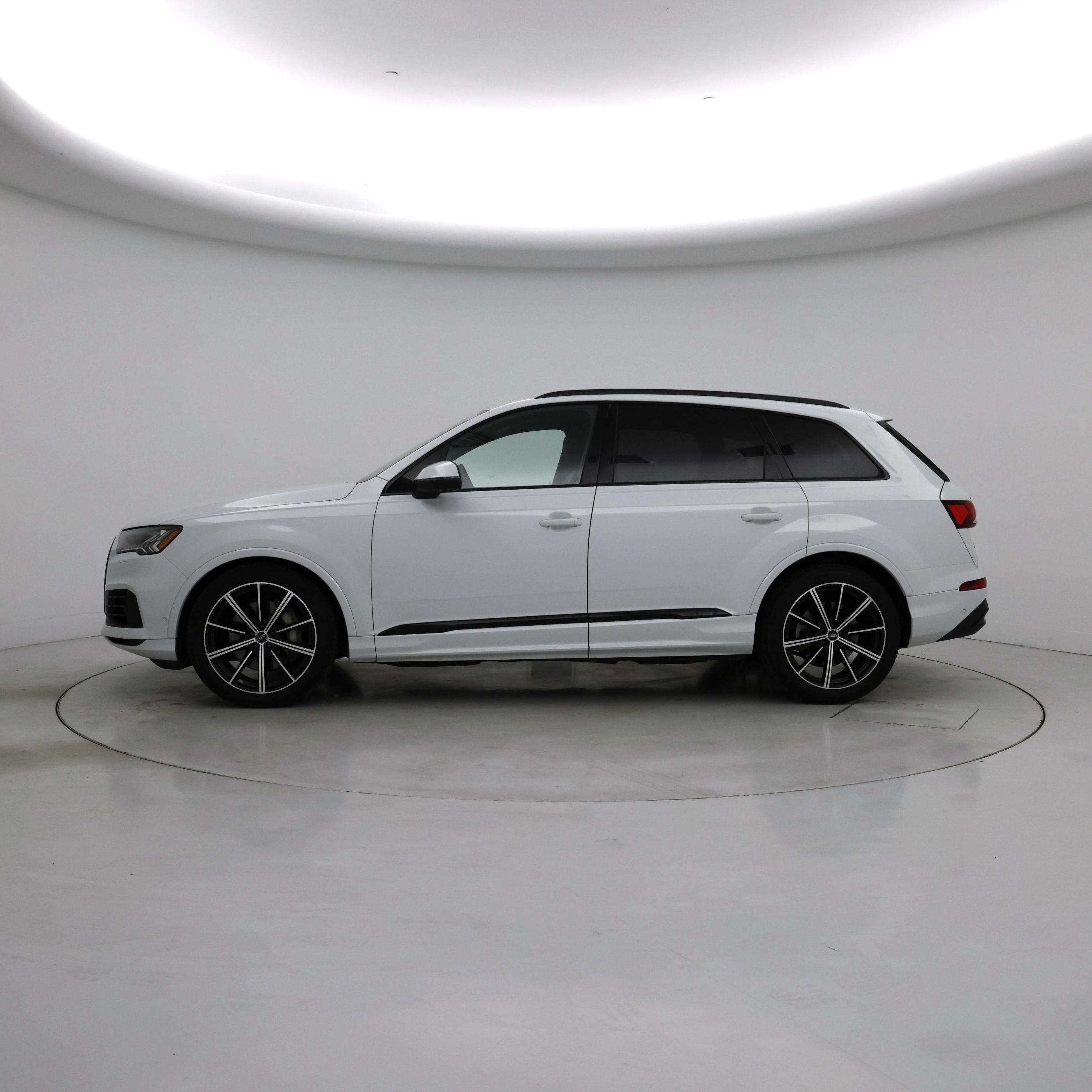 Thumbnail: 2021 Audi Q7 - 3