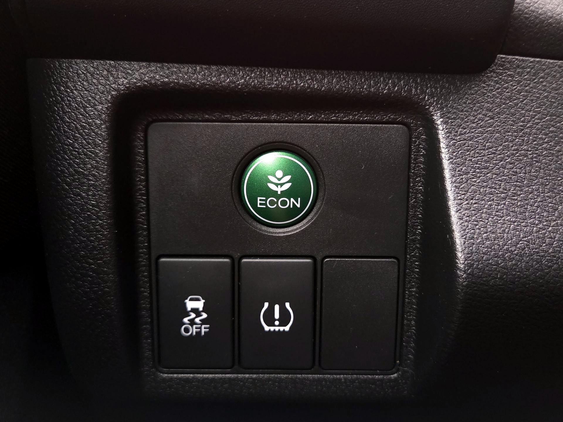 Thumbnail: 2016 Honda HR-V - 13