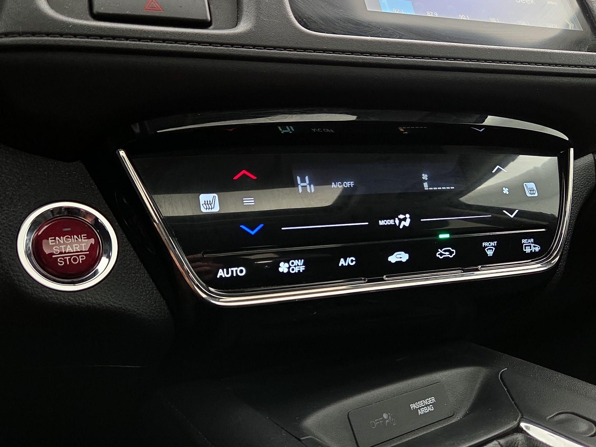 Thumbnail: 2016 Honda HR-V - 16