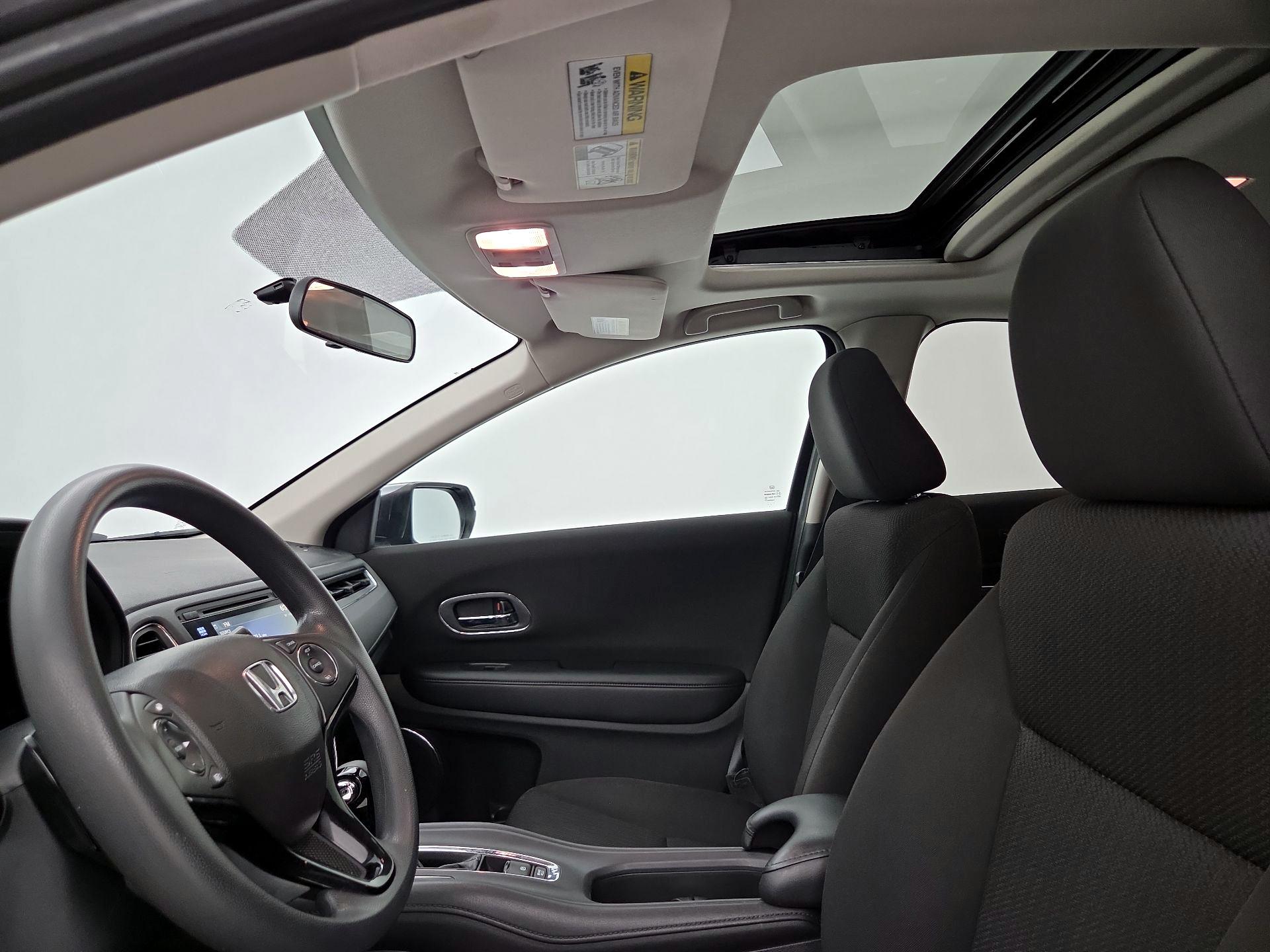 Thumbnail: 2016 Honda HR-V - 19