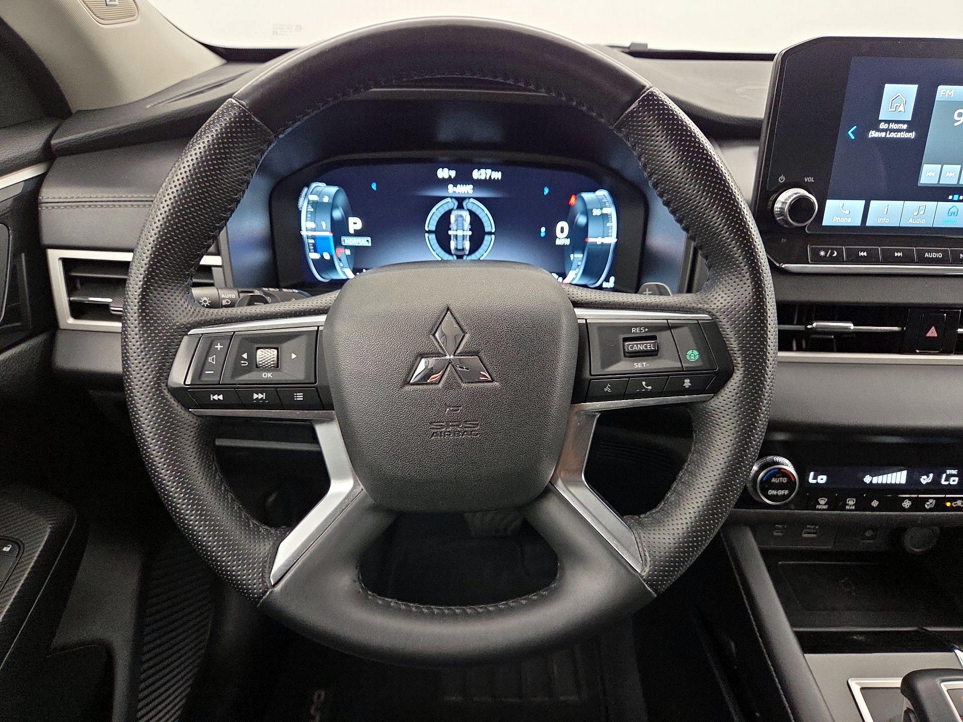 Thumbnail: 2024 Mitsubishi Outlander - 10