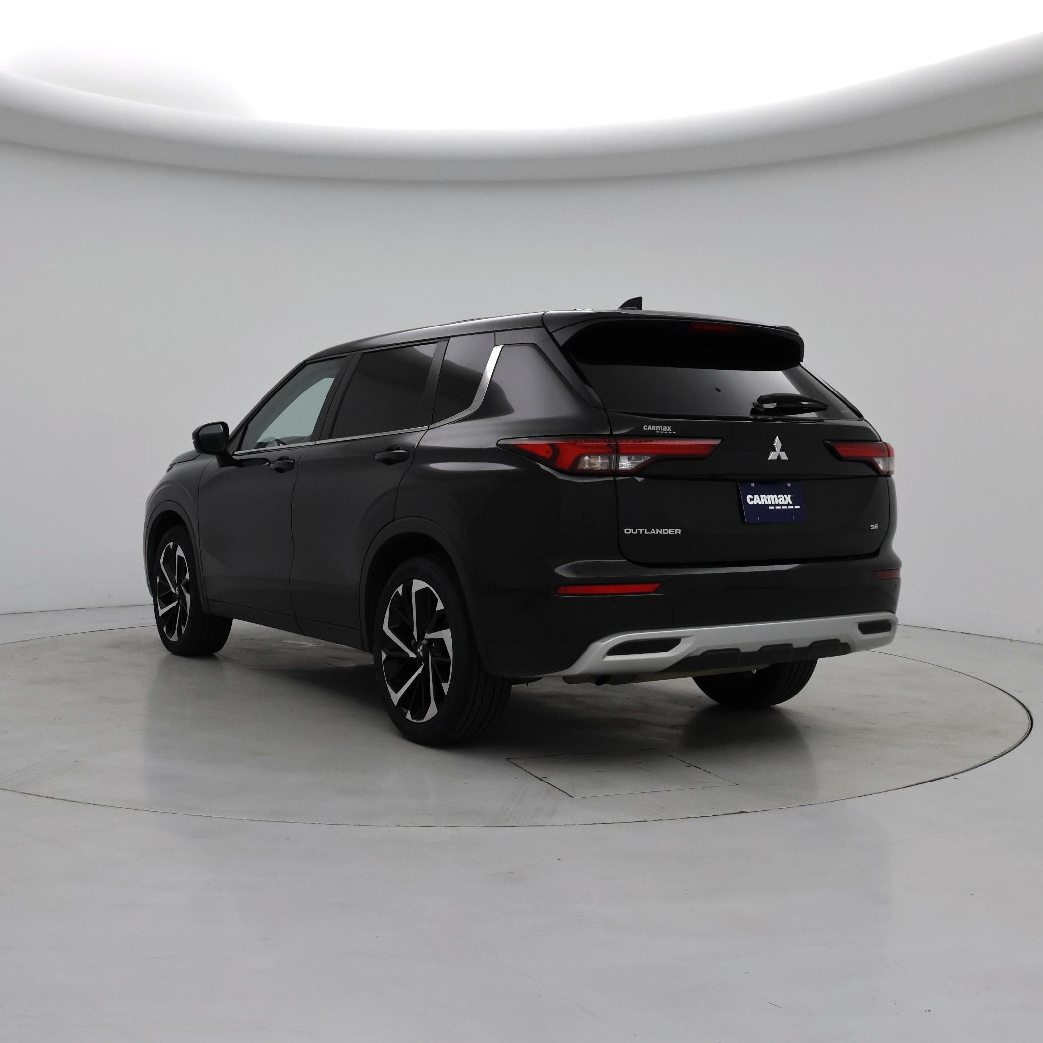 Thumbnail: 2024 Mitsubishi Outlander - 2