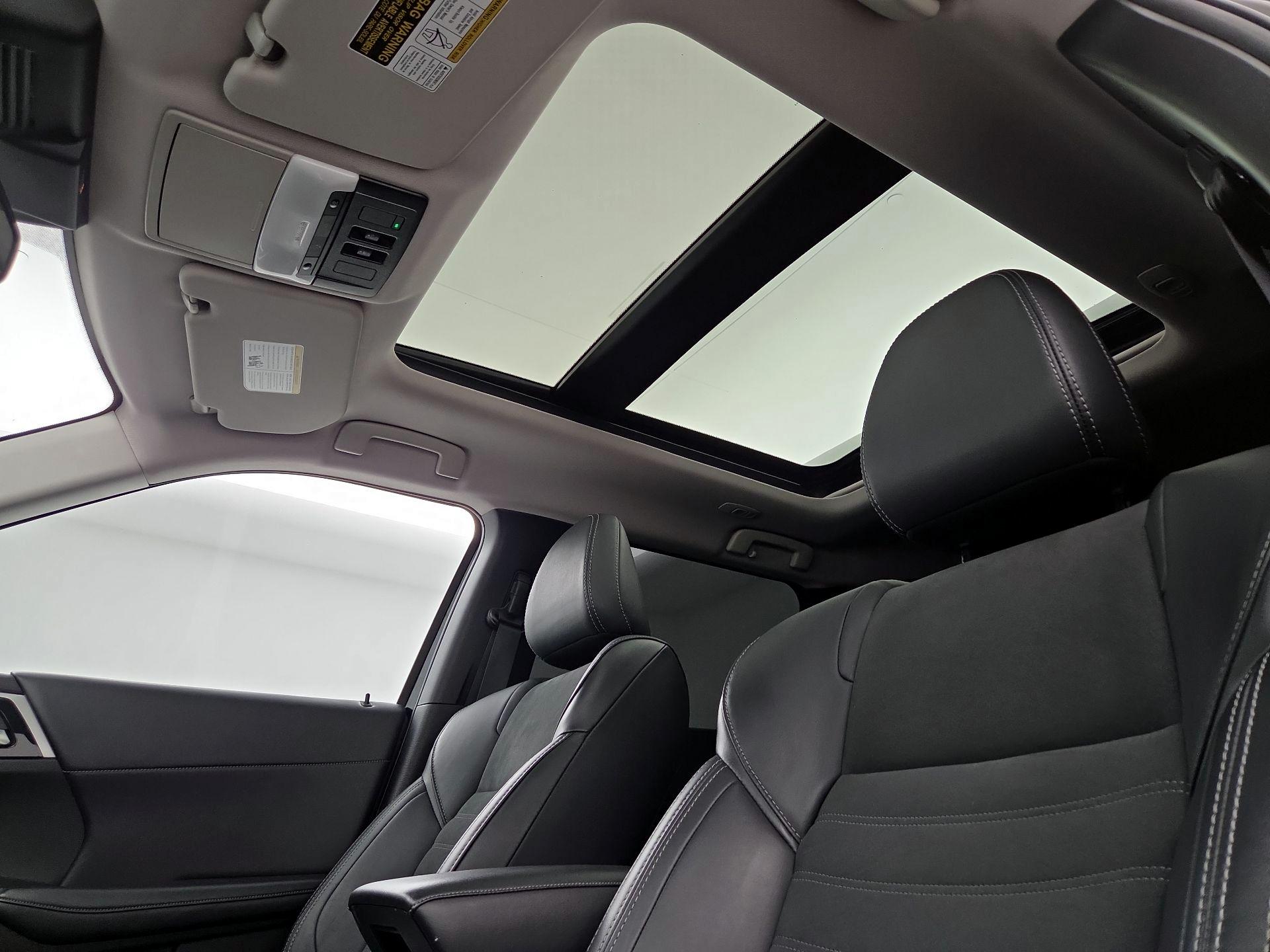 Thumbnail: 2024 Mitsubishi Outlander - 19