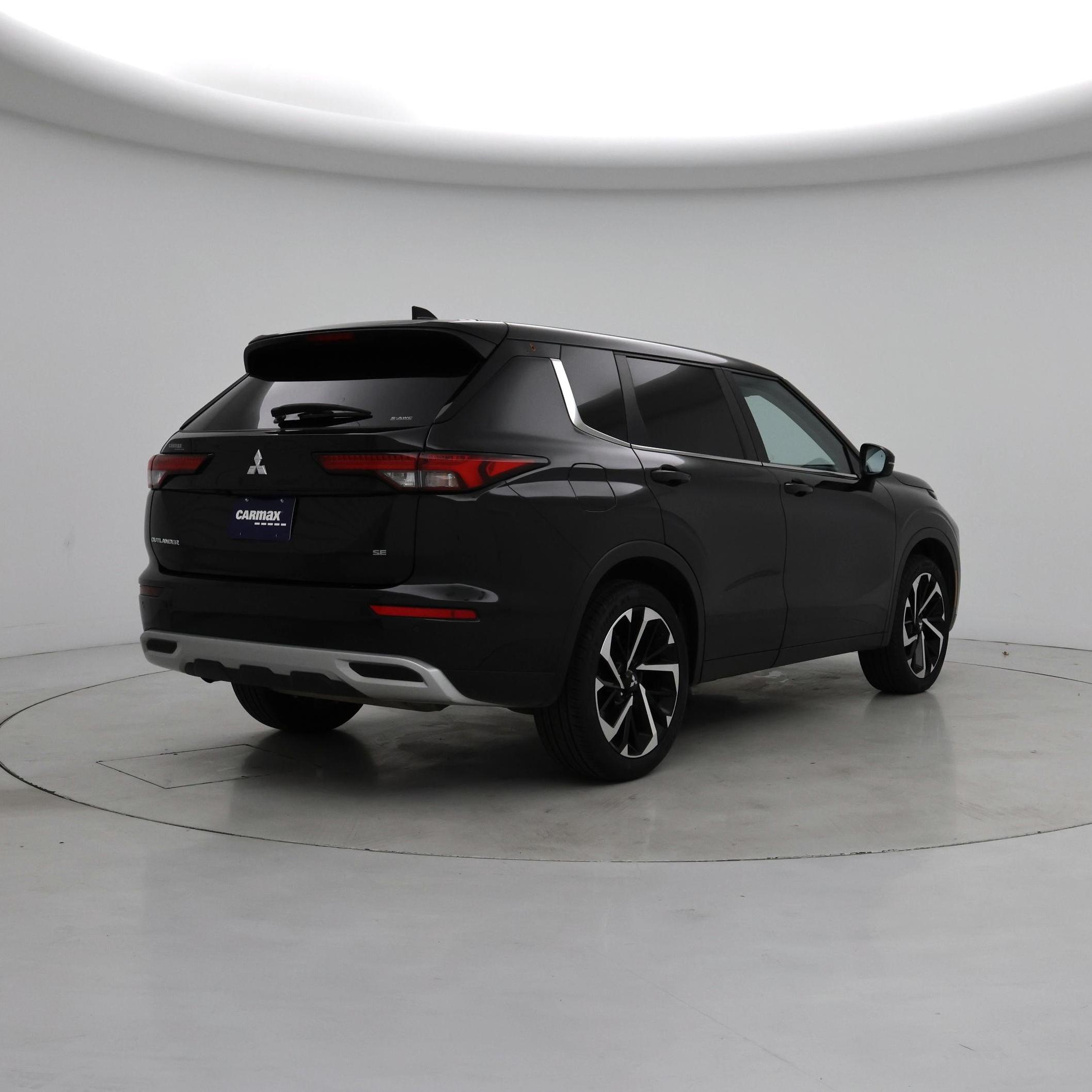 Thumbnail: 2024 Mitsubishi Outlander - 8
