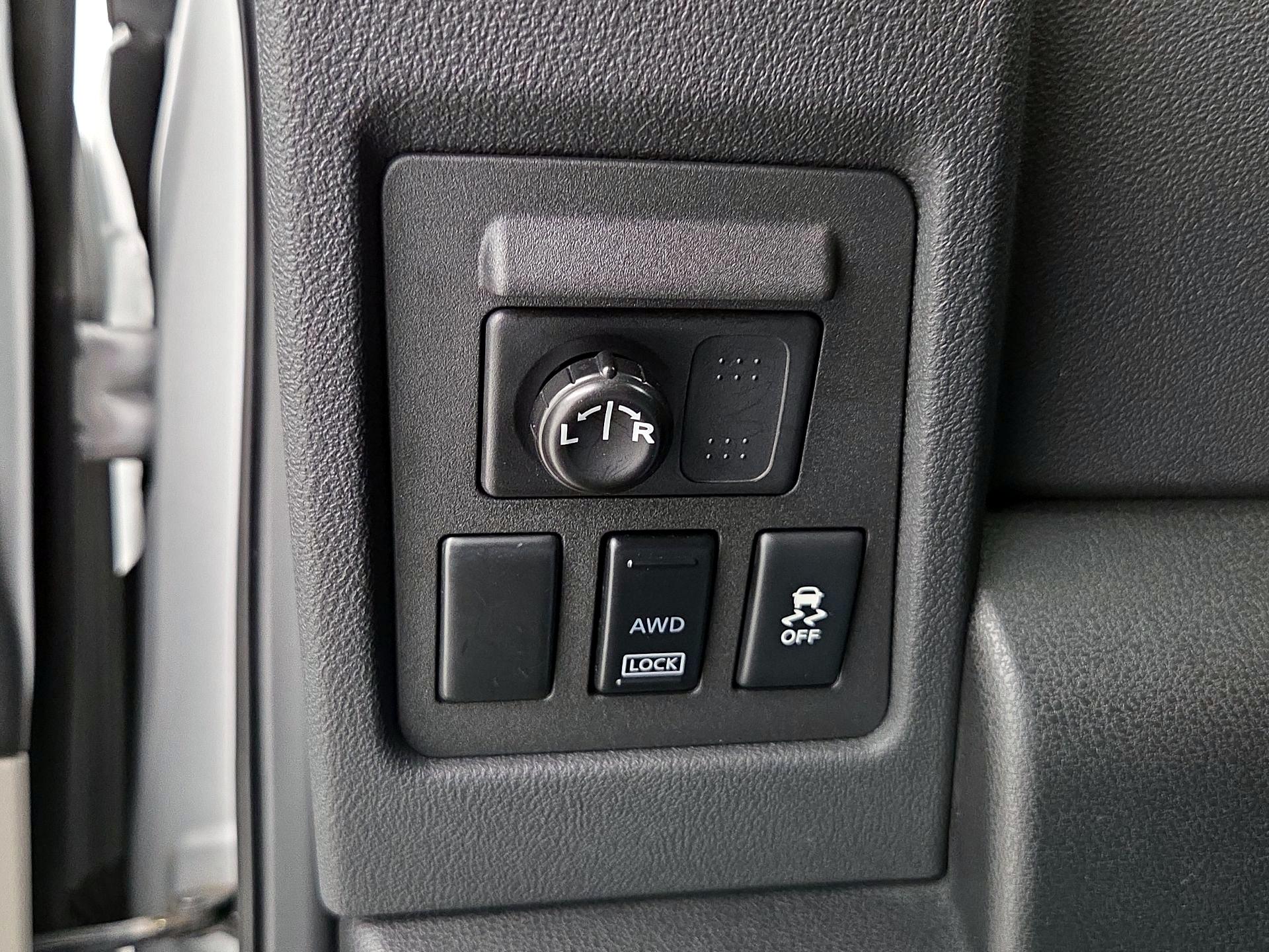 Thumbnail: 2015 Nissan Rogue - 13
