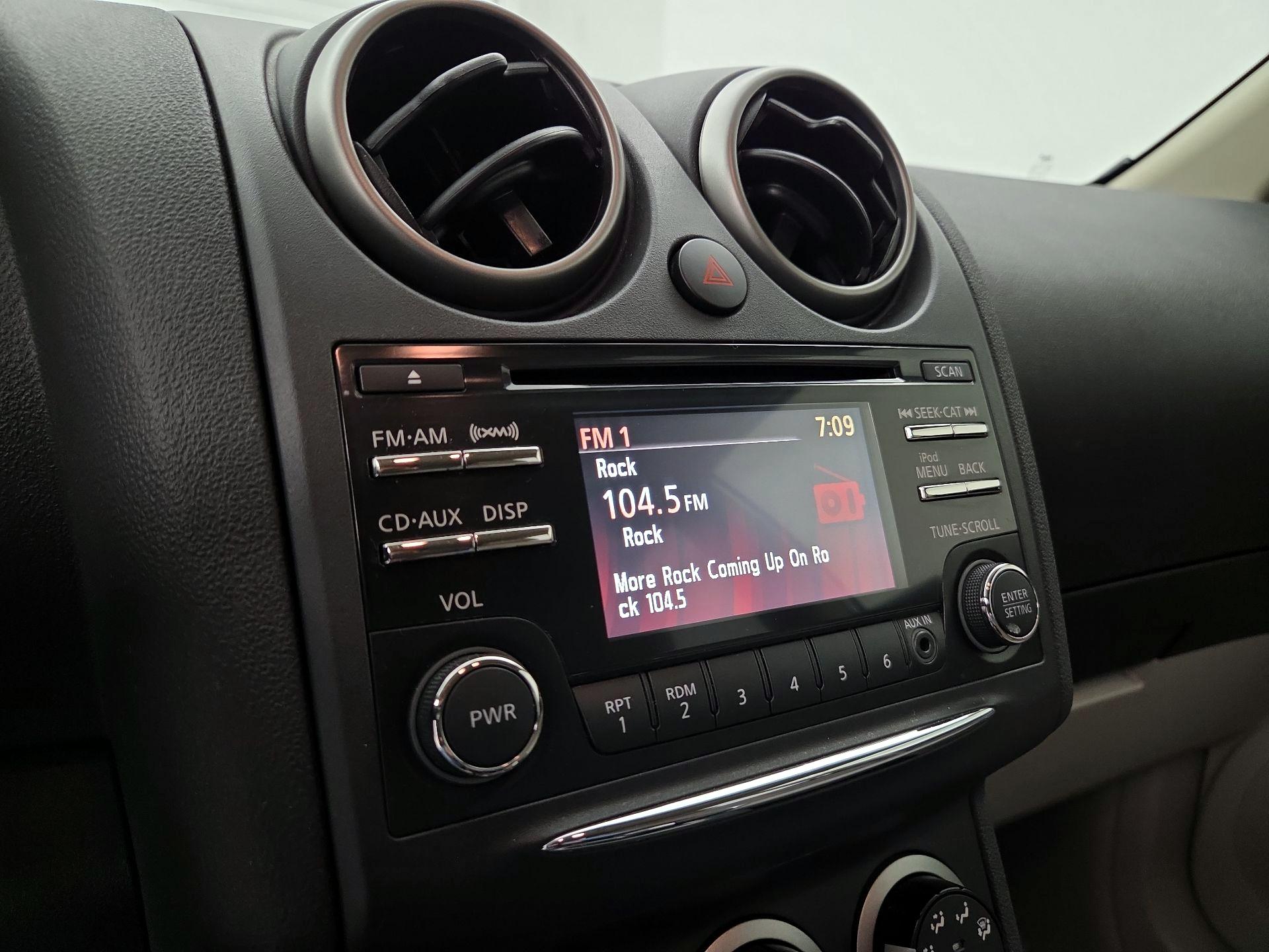 Thumbnail: 2015 Nissan Rogue - 15