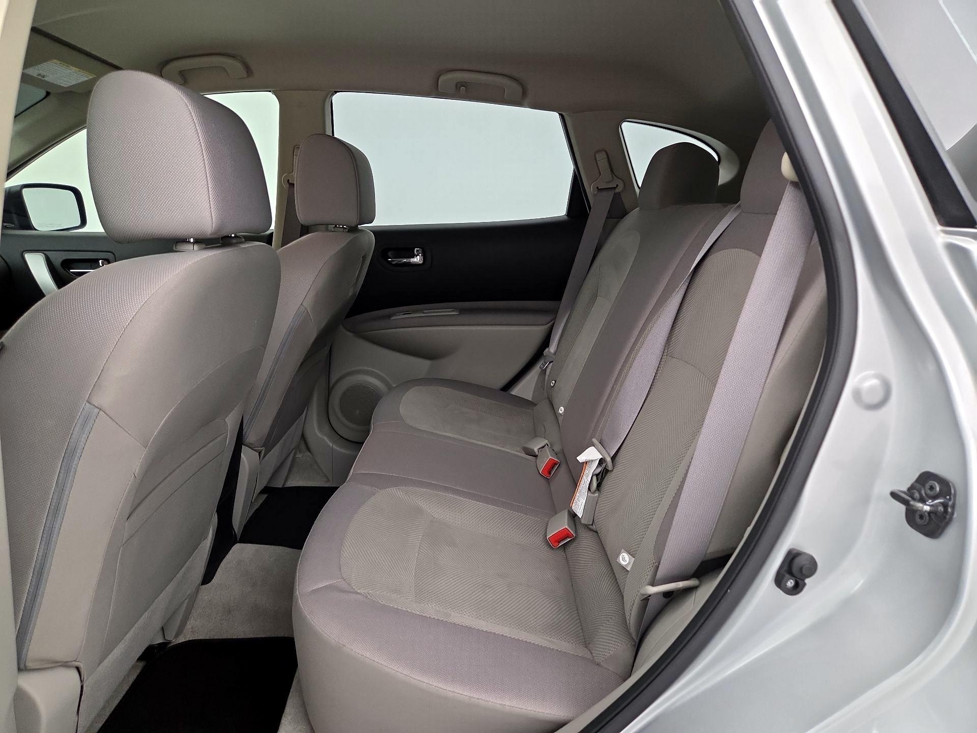 Thumbnail: 2015 Nissan Rogue - 19