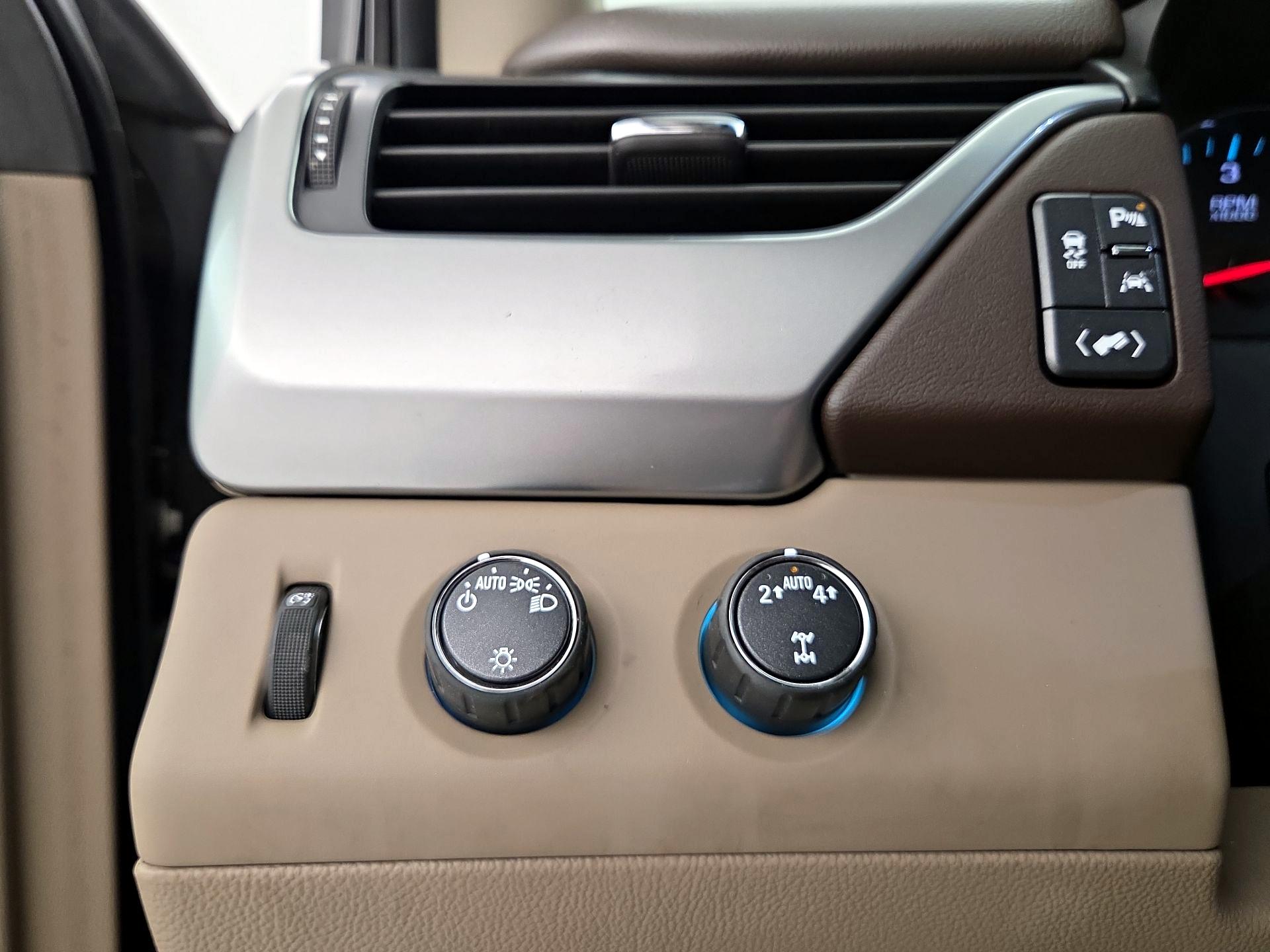 Thumbnail: 2019 Chevrolet Tahoe - 13