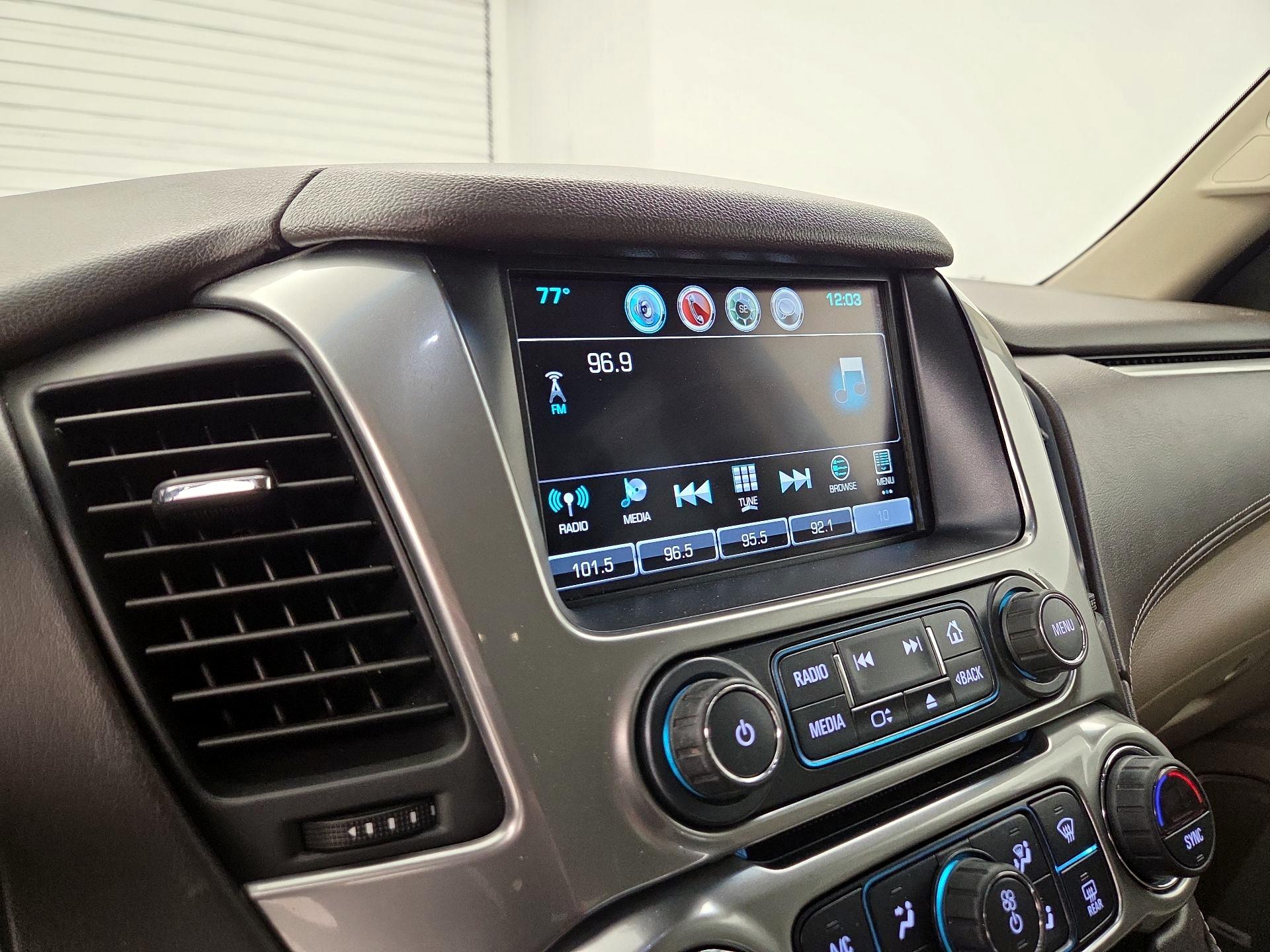 Thumbnail: 2019 Chevrolet Tahoe - 16