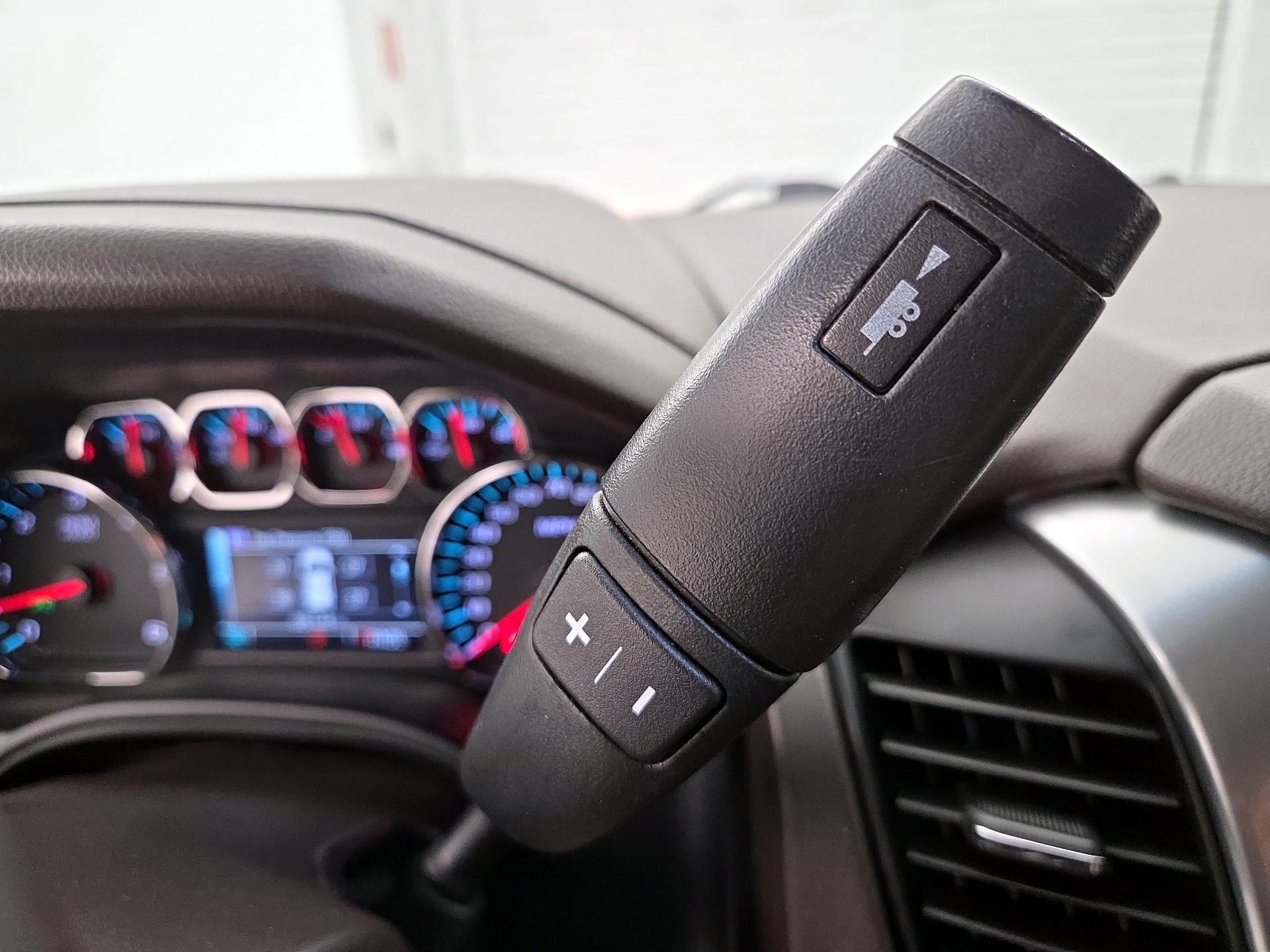 Thumbnail: 2019 Chevrolet Tahoe - 18