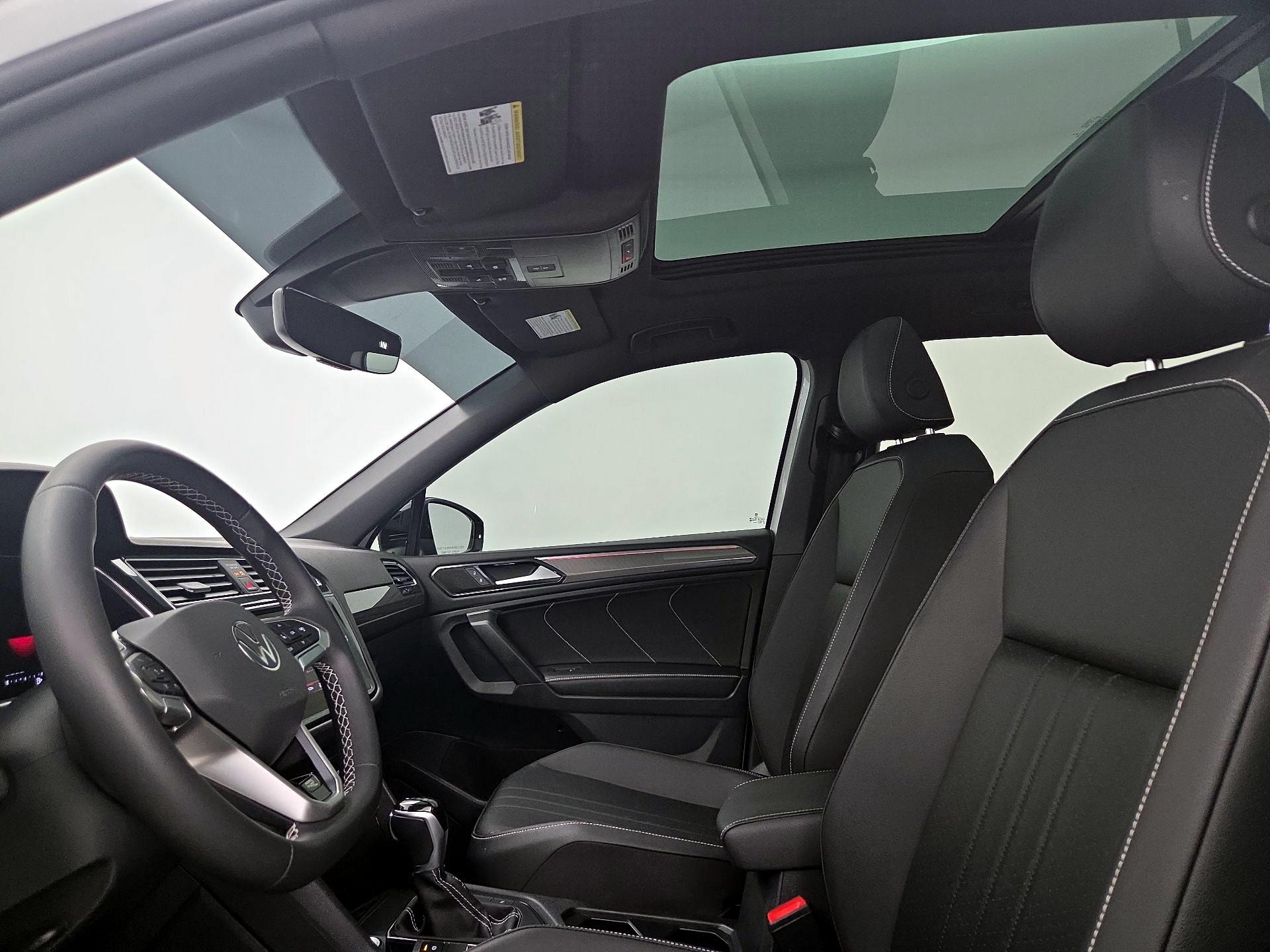 Thumbnail: 2023 Volkswagen Tiguan - 19