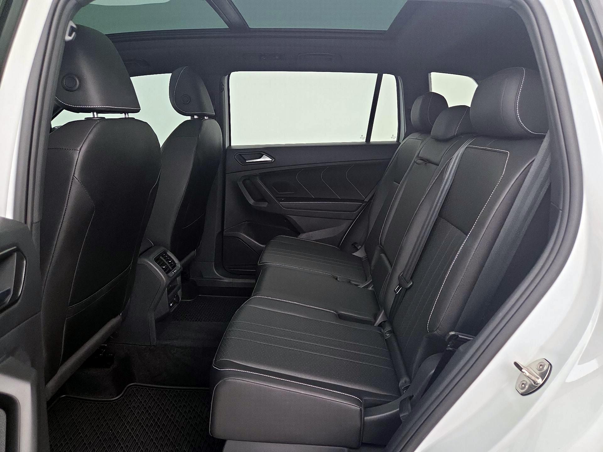 Thumbnail: 2023 Volkswagen Tiguan - 20