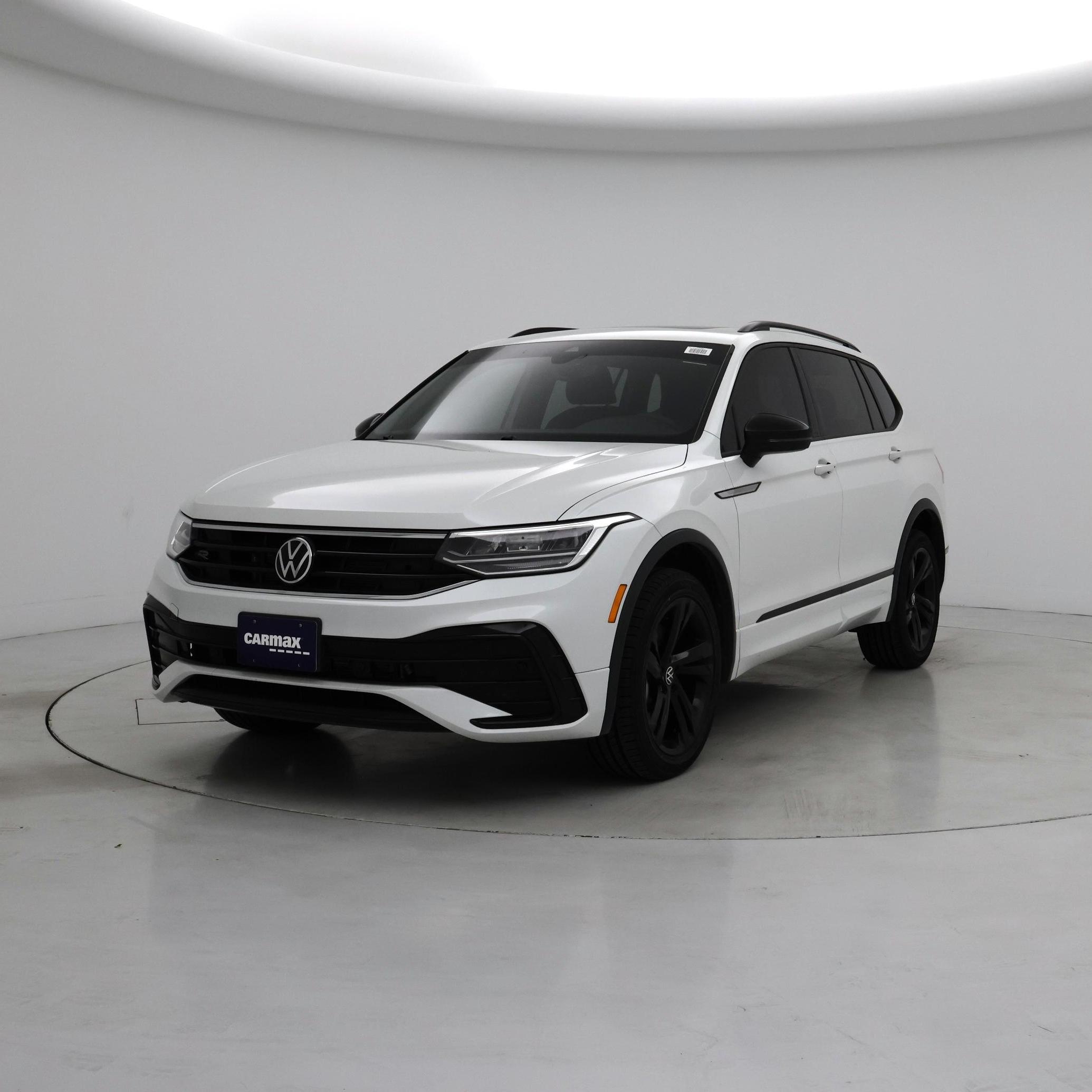 Thumbnail: 2023 Volkswagen Tiguan - 4