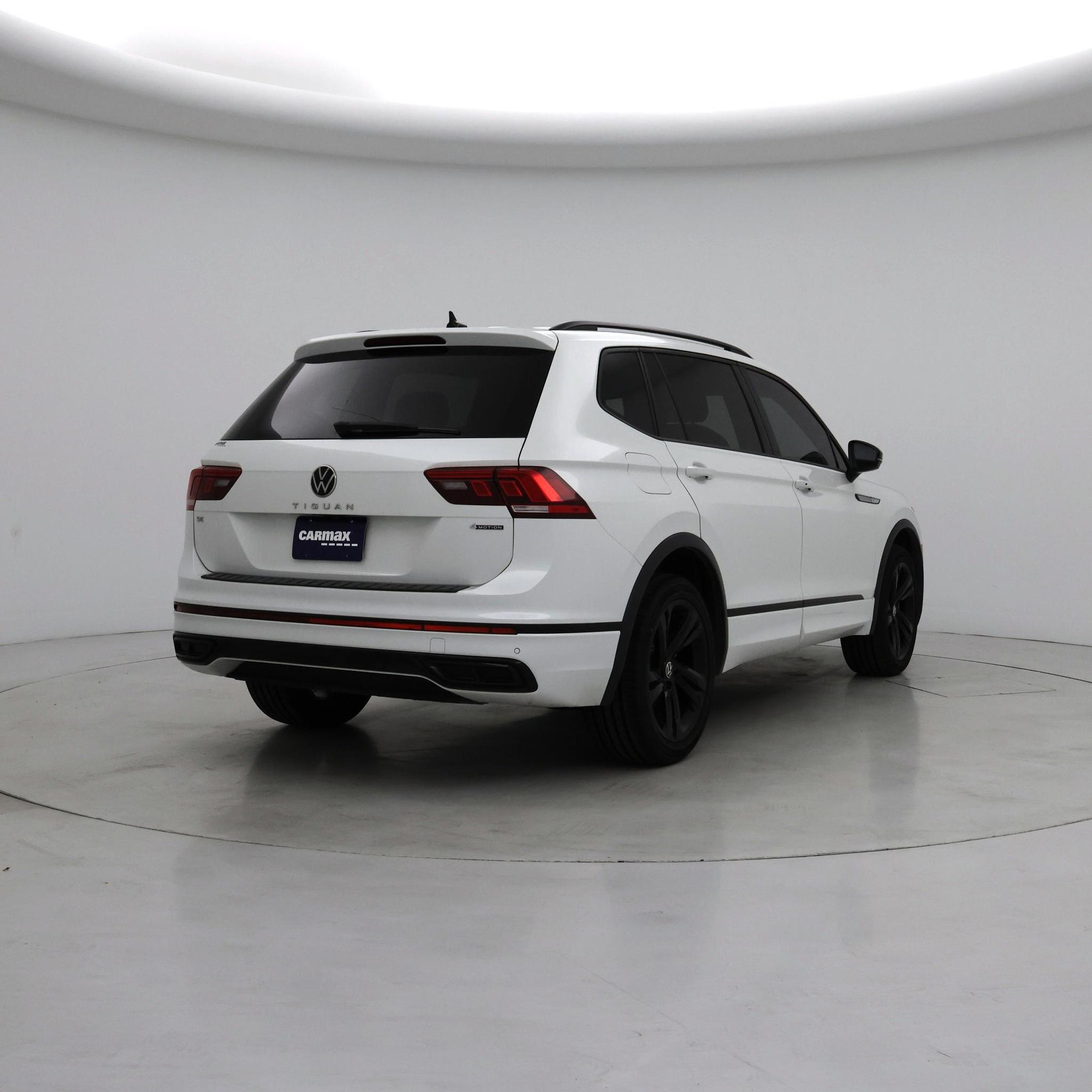 Thumbnail: 2023 Volkswagen Tiguan - 8