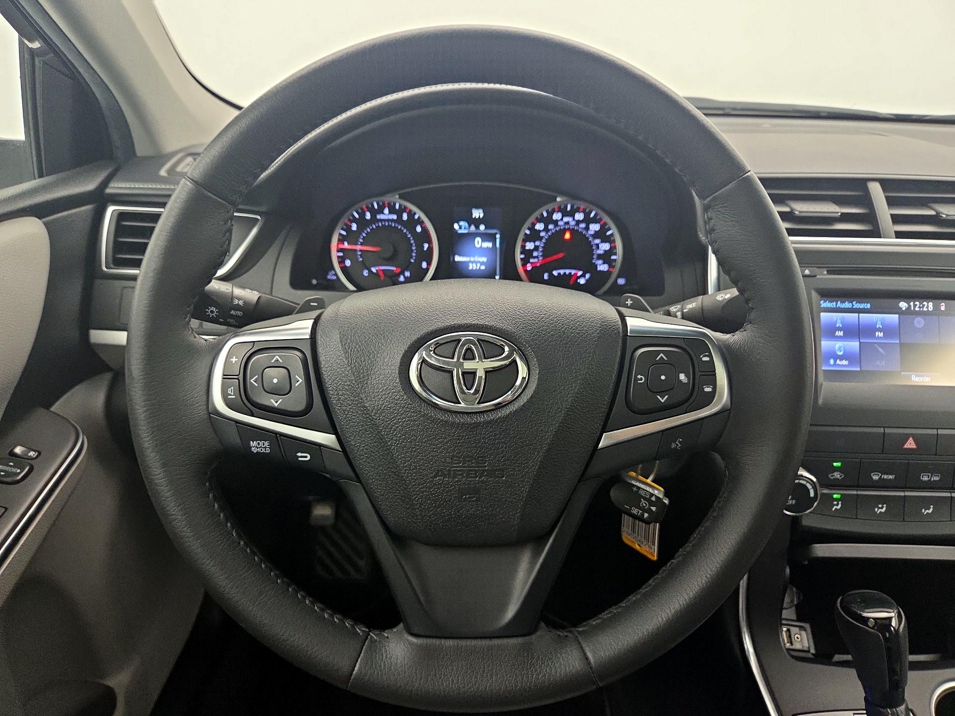 Thumbnail: 2017 Toyota Camry - 10