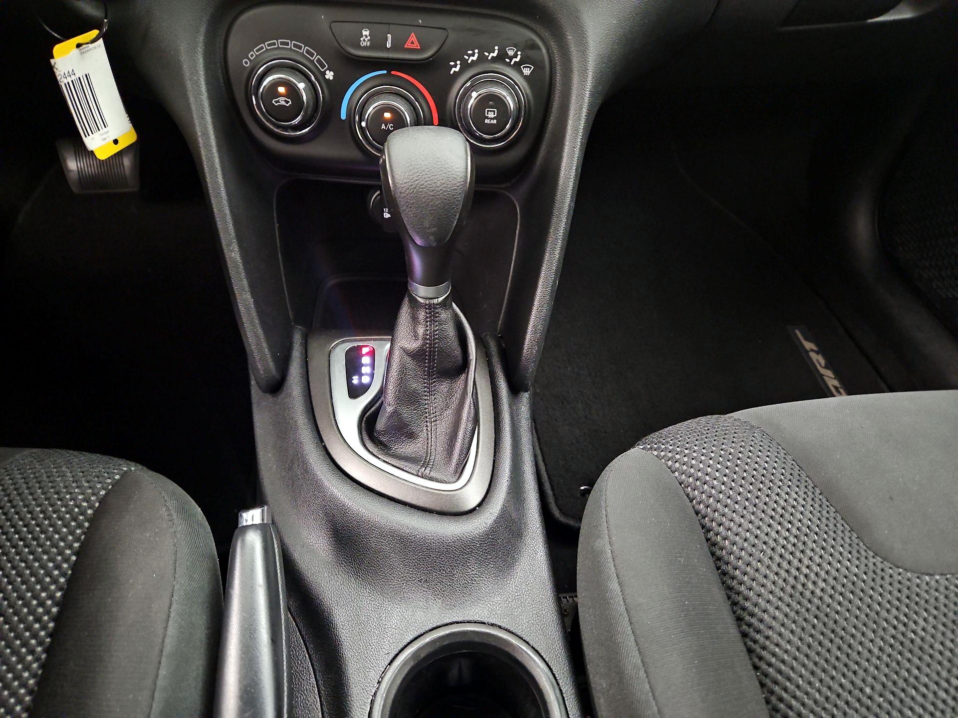 Thumbnail: 2015 Dodge Dart - 15